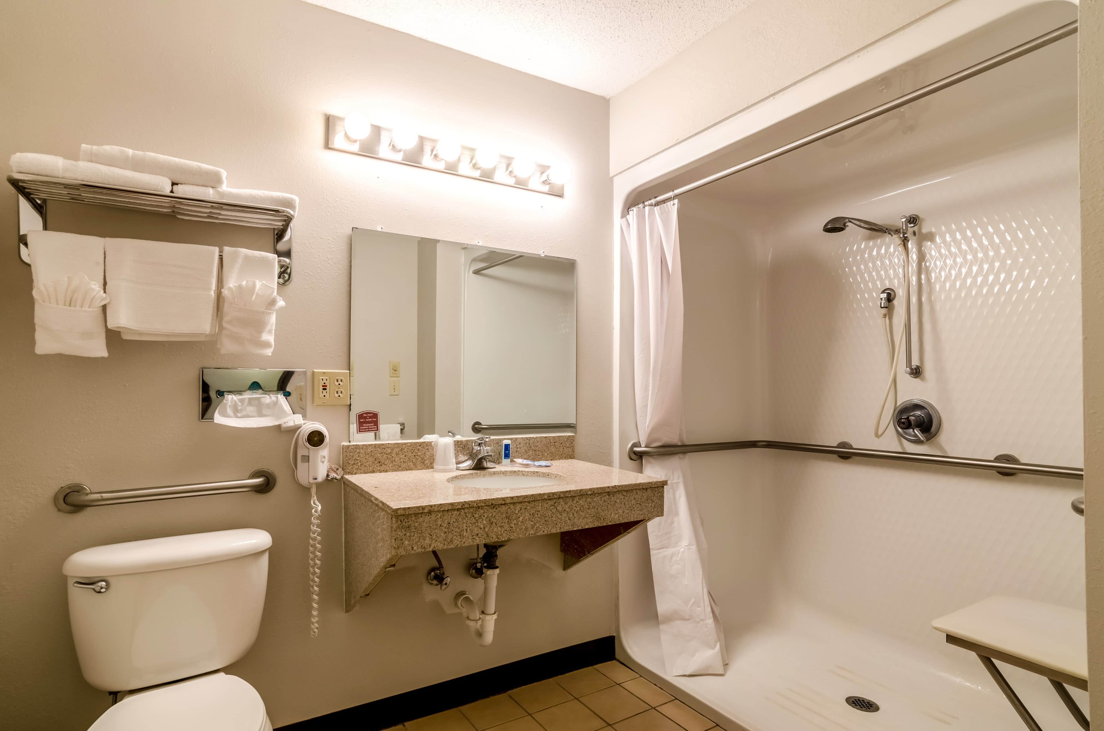 Rodeway Inn Ainsworth - Image 5