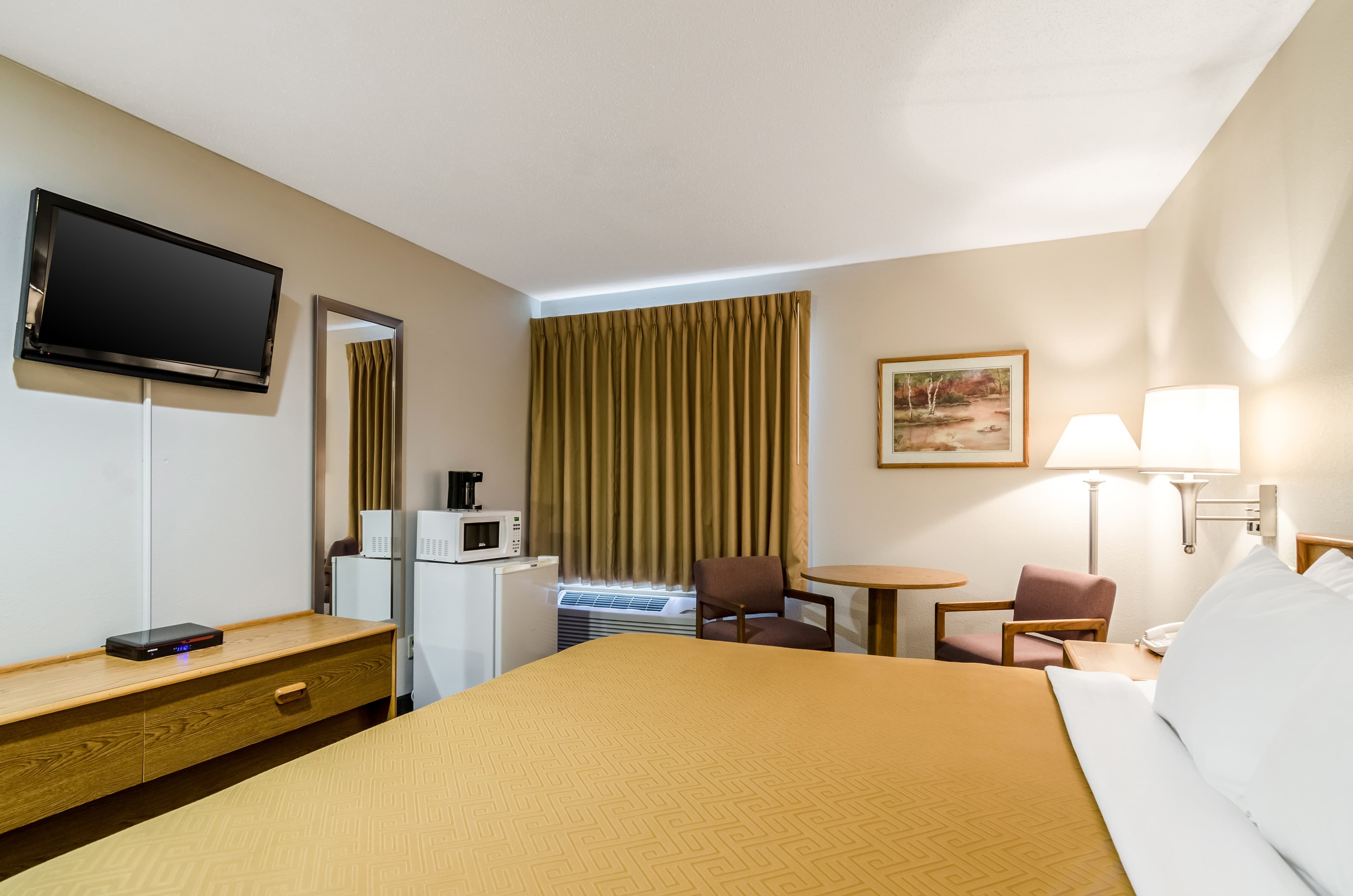 Rodeway Inn Ainsworth - Image 4