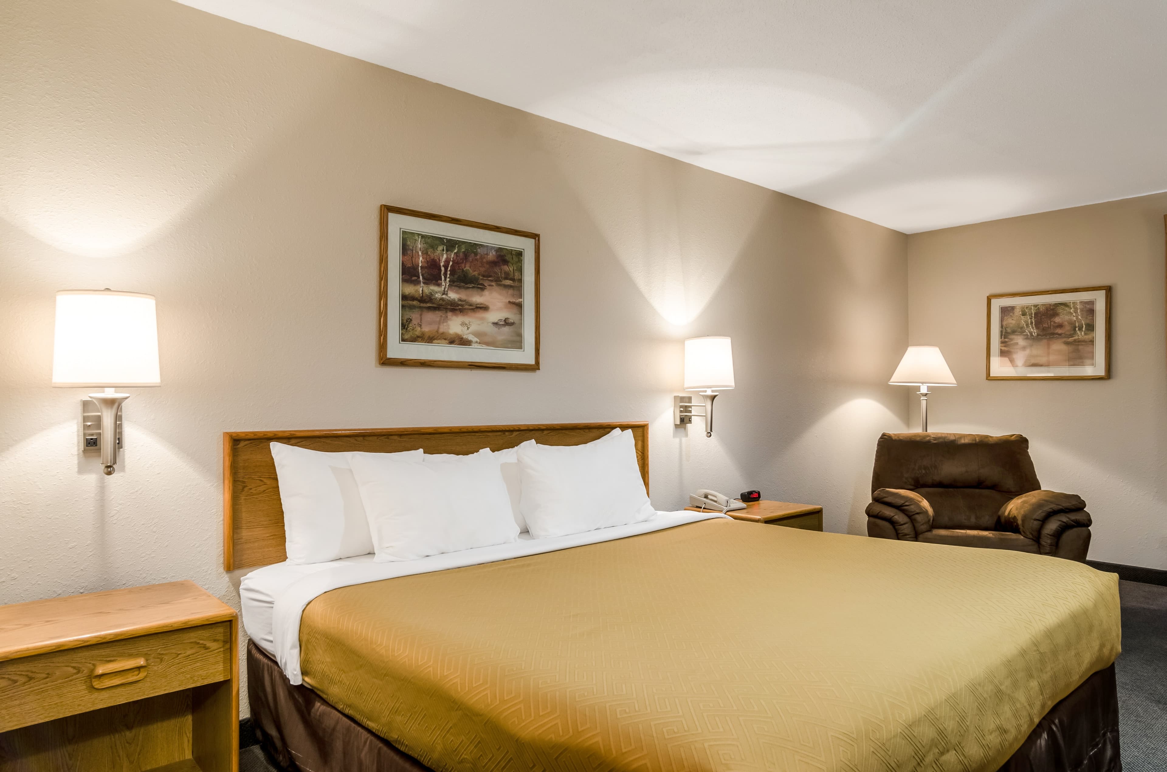 Rodeway Inn Ainsworth — 11