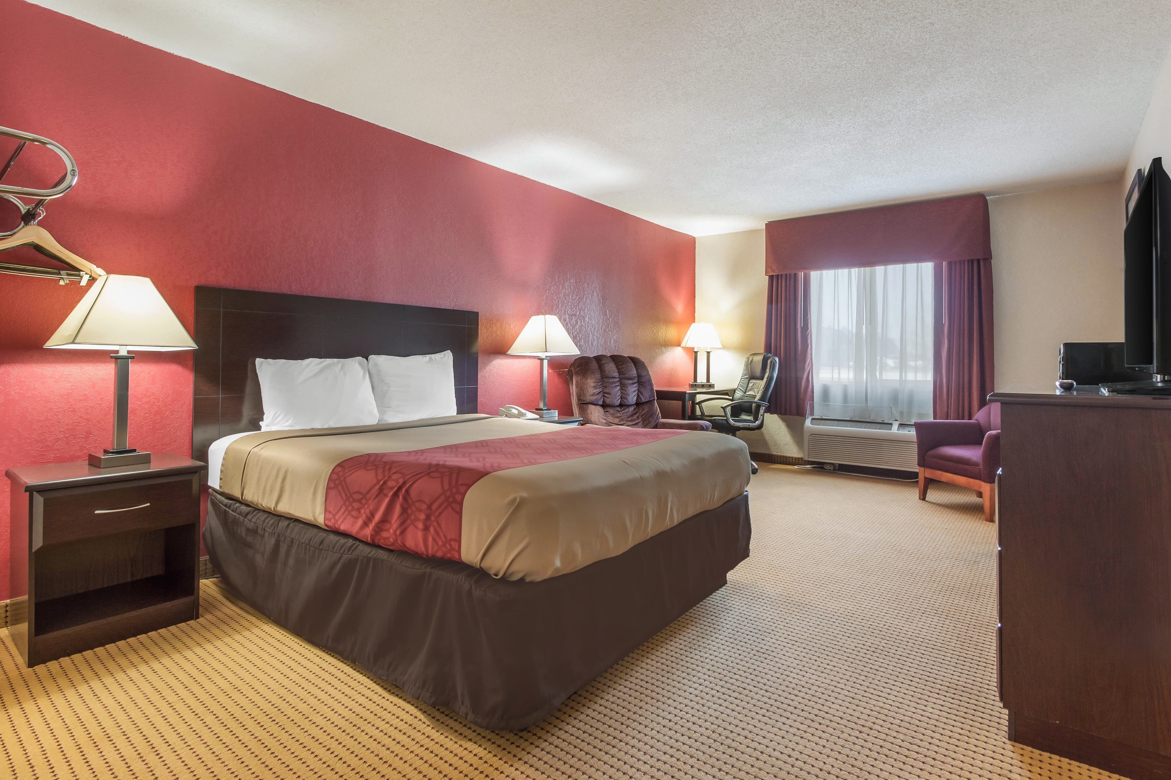 Econo Lodge Lexington — 10
