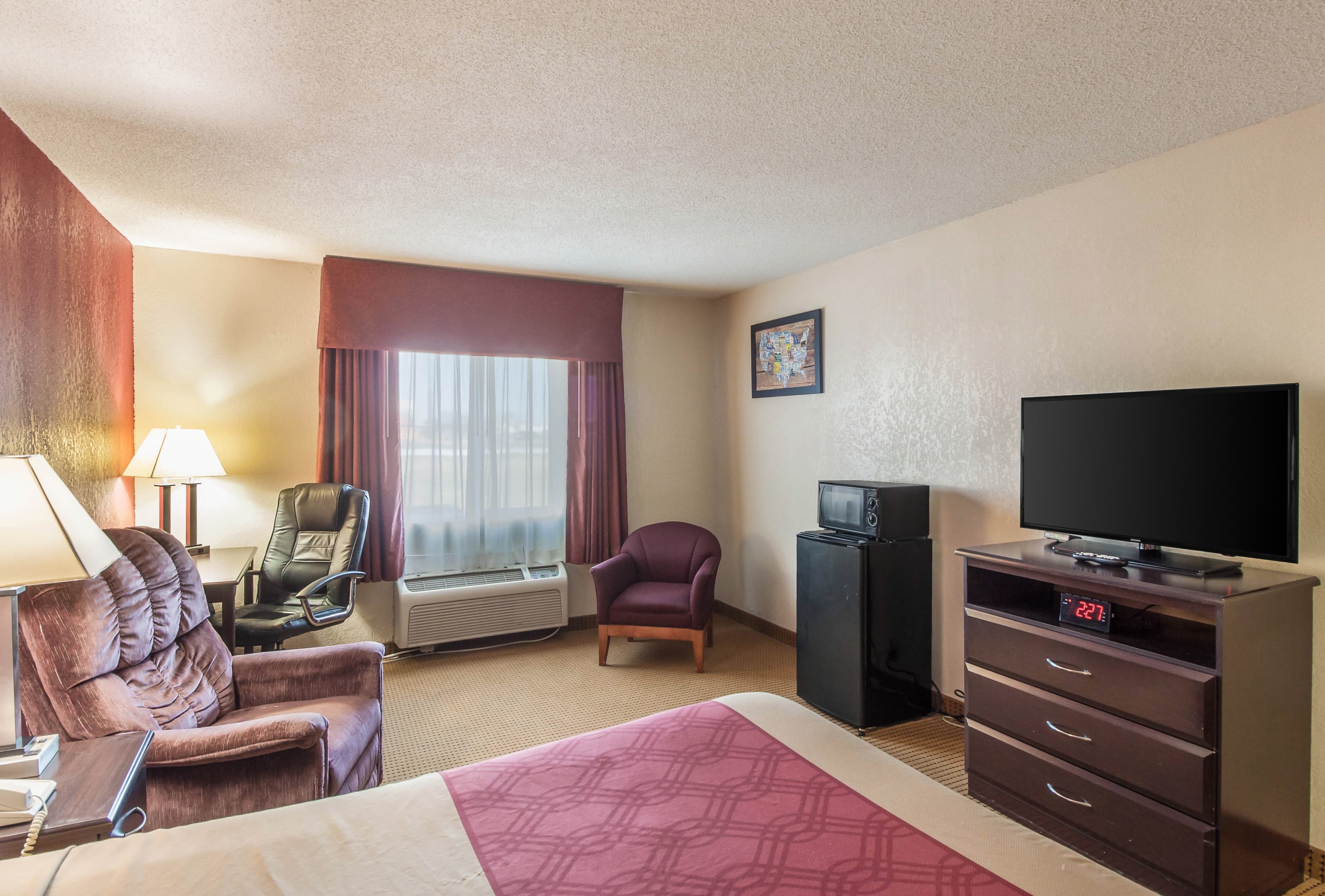Econo Lodge Lexington — 11
