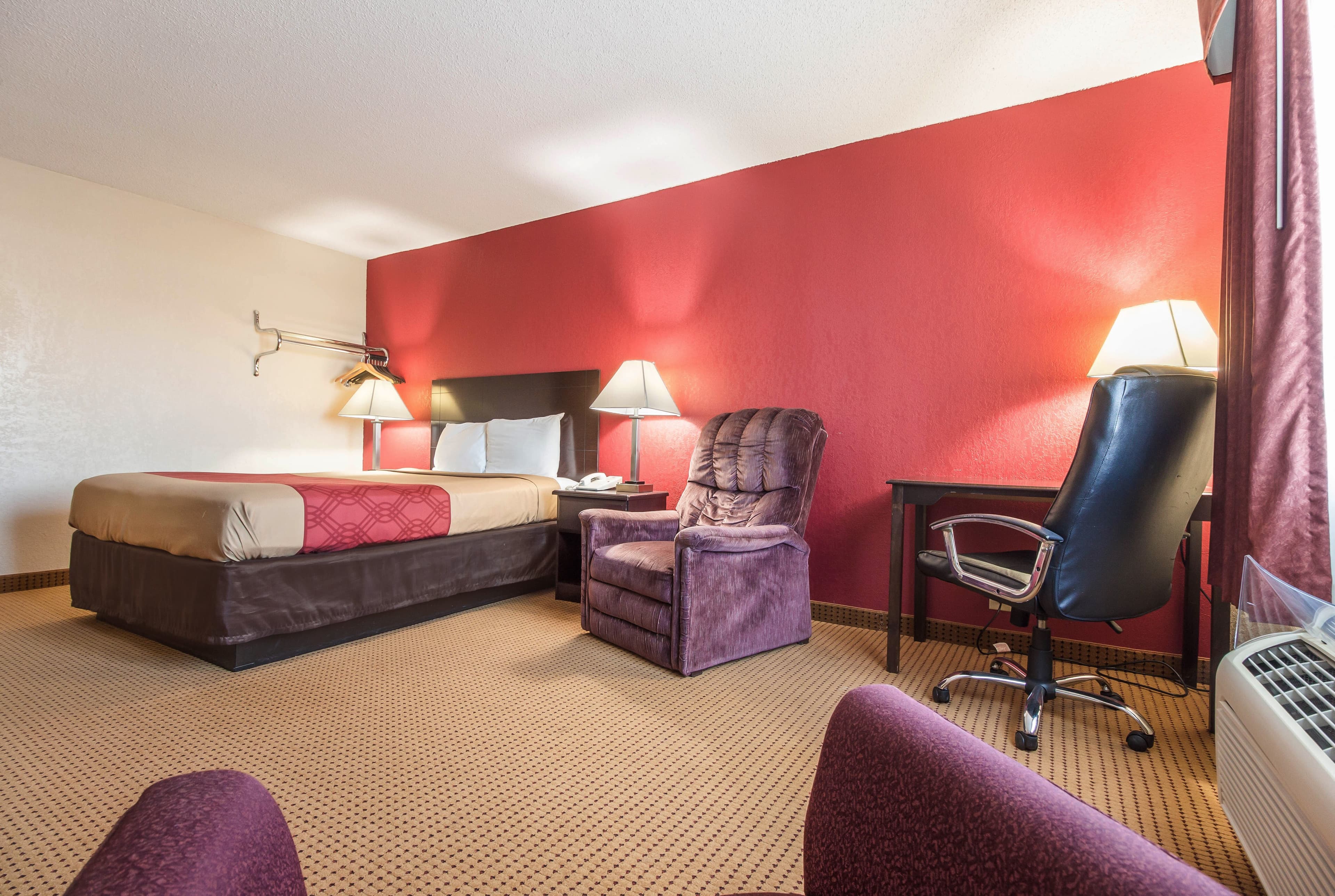 Econo Lodge Lexington — 12