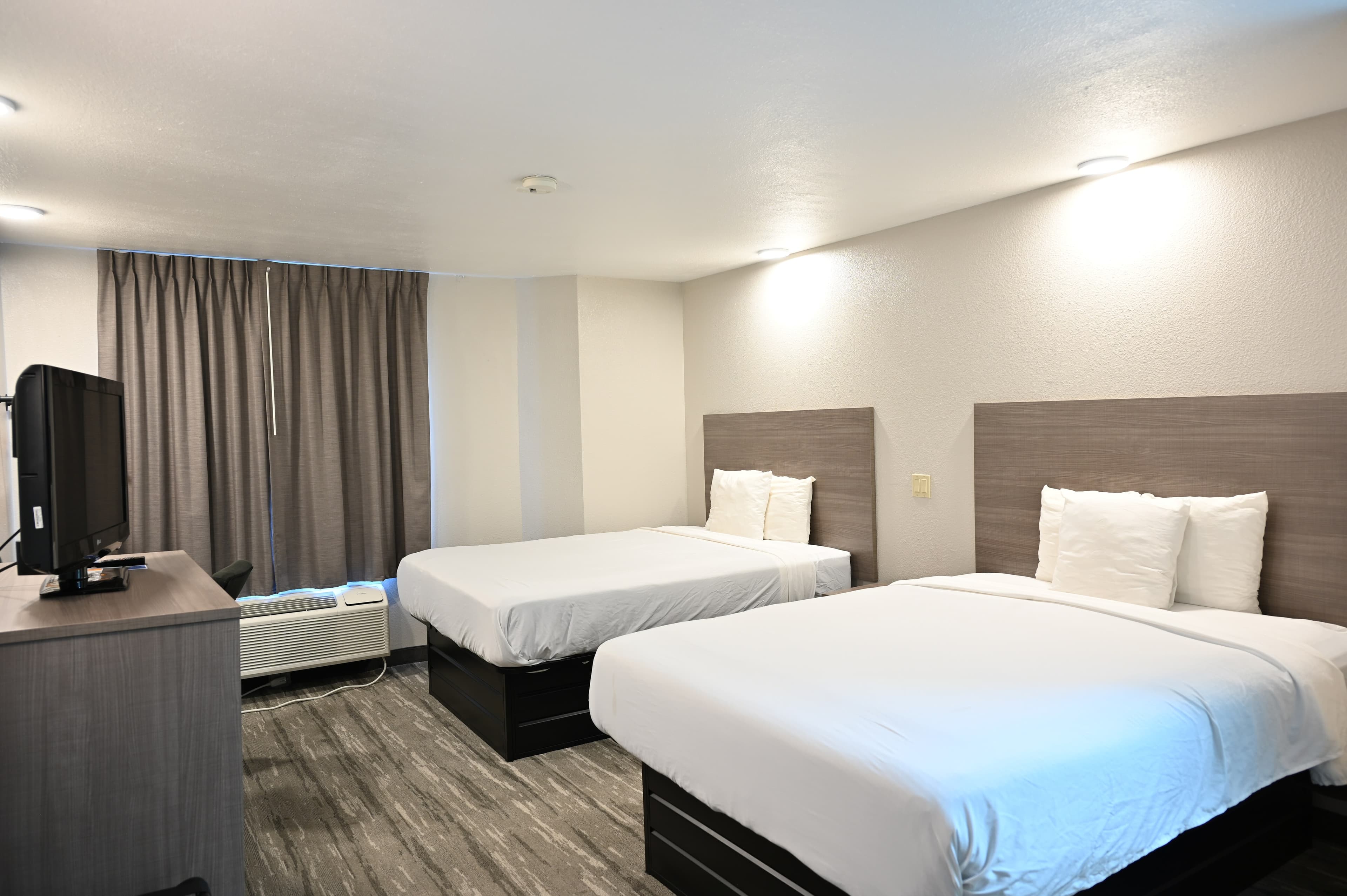 Rodeway Inn - Image 5