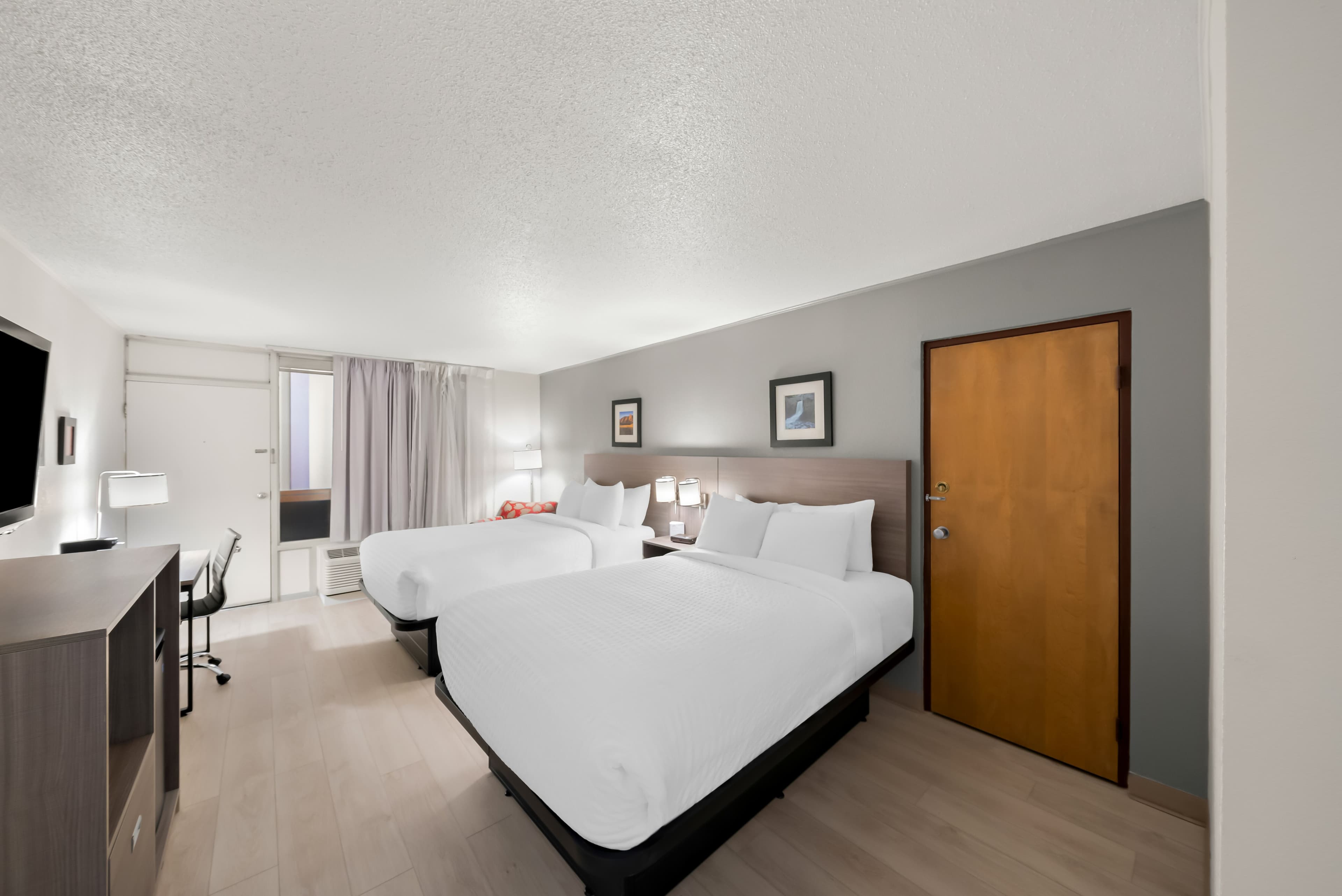 Clarion Inn and Suites Convention Center Kearney - Image 5