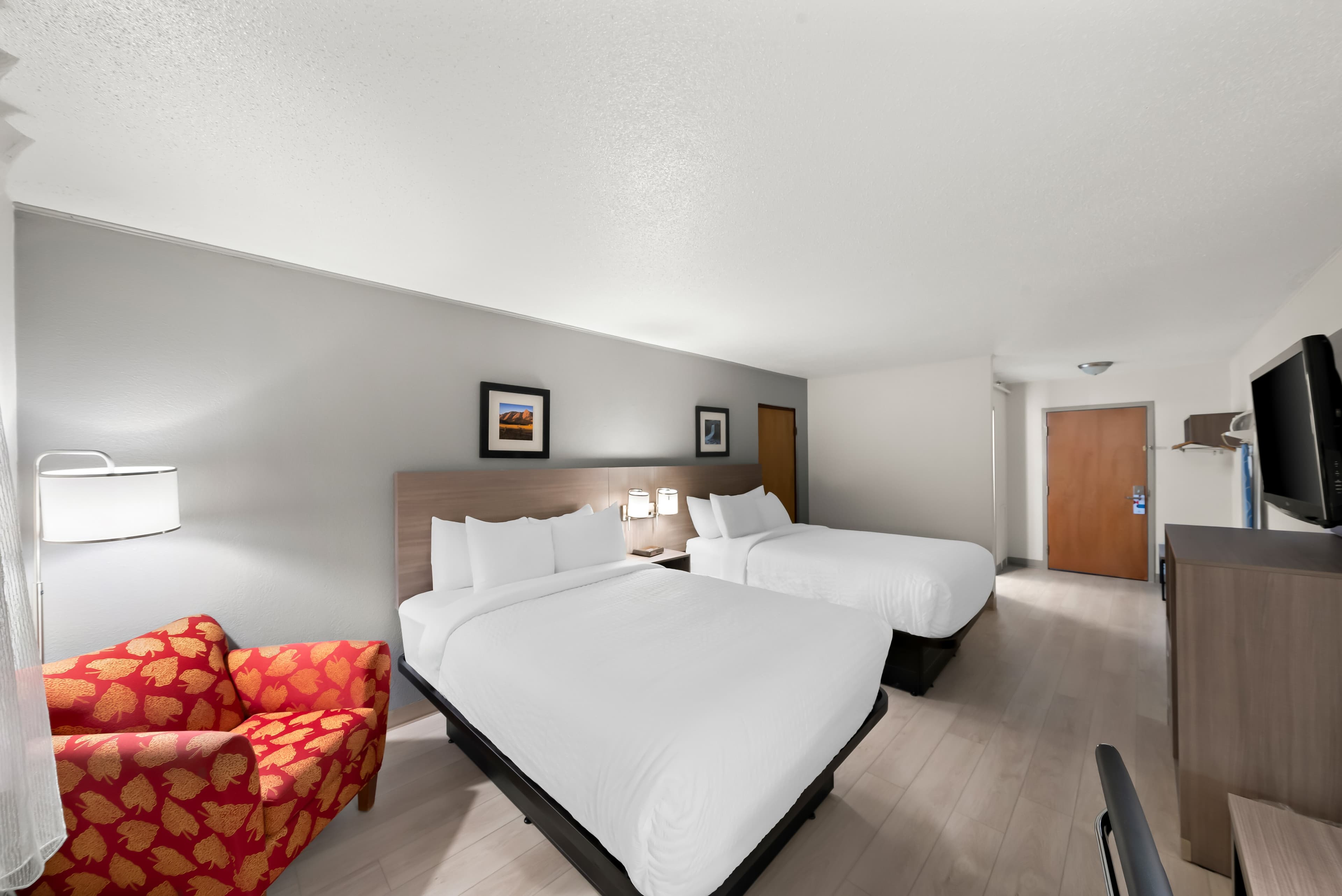 Clarion Inn and Suites Convention Center Kearney — 6