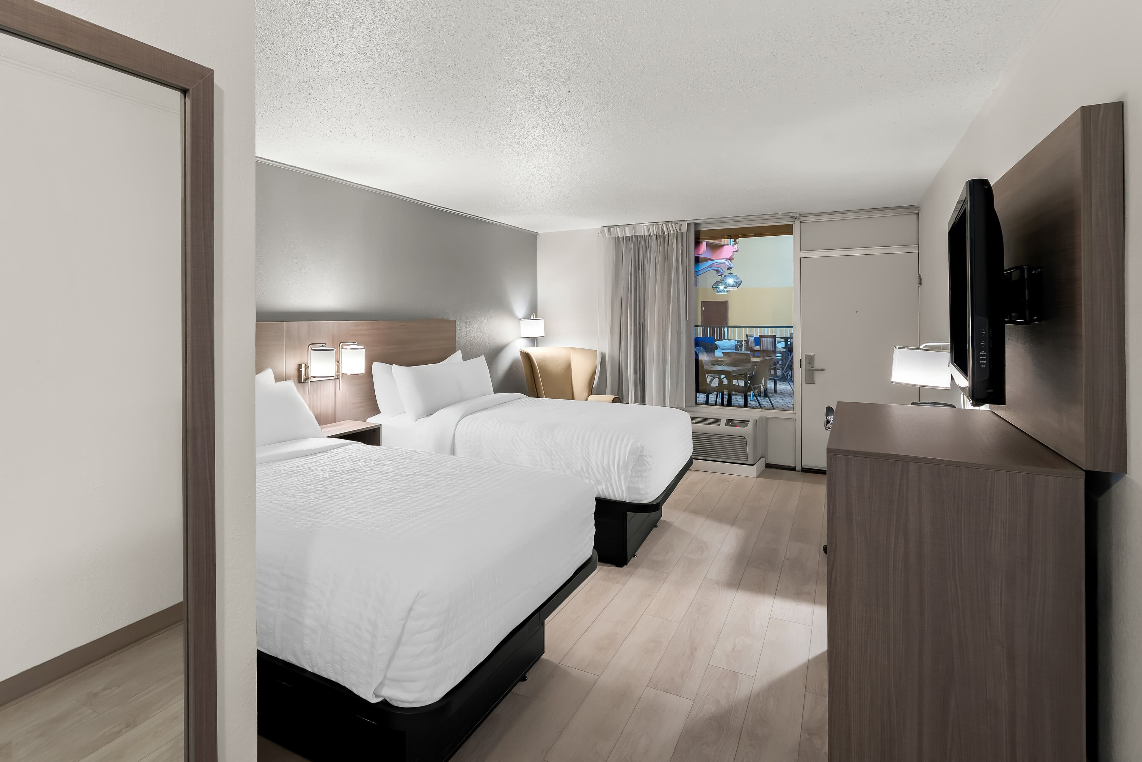 Clarion Inn and Suites Convention Center Kearney - Image 3