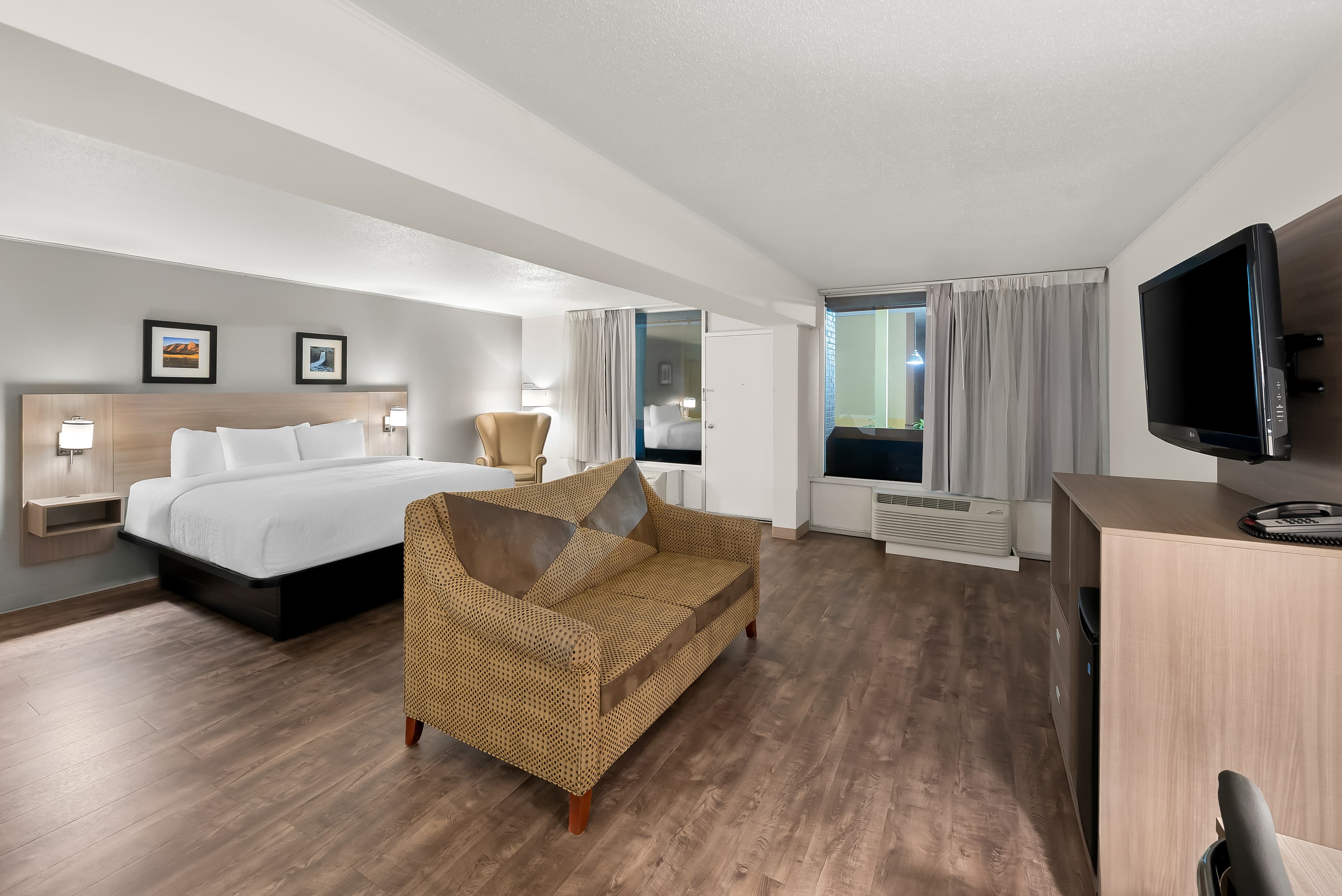 Clarion Inn and Suites Convention Center Kearney — 16