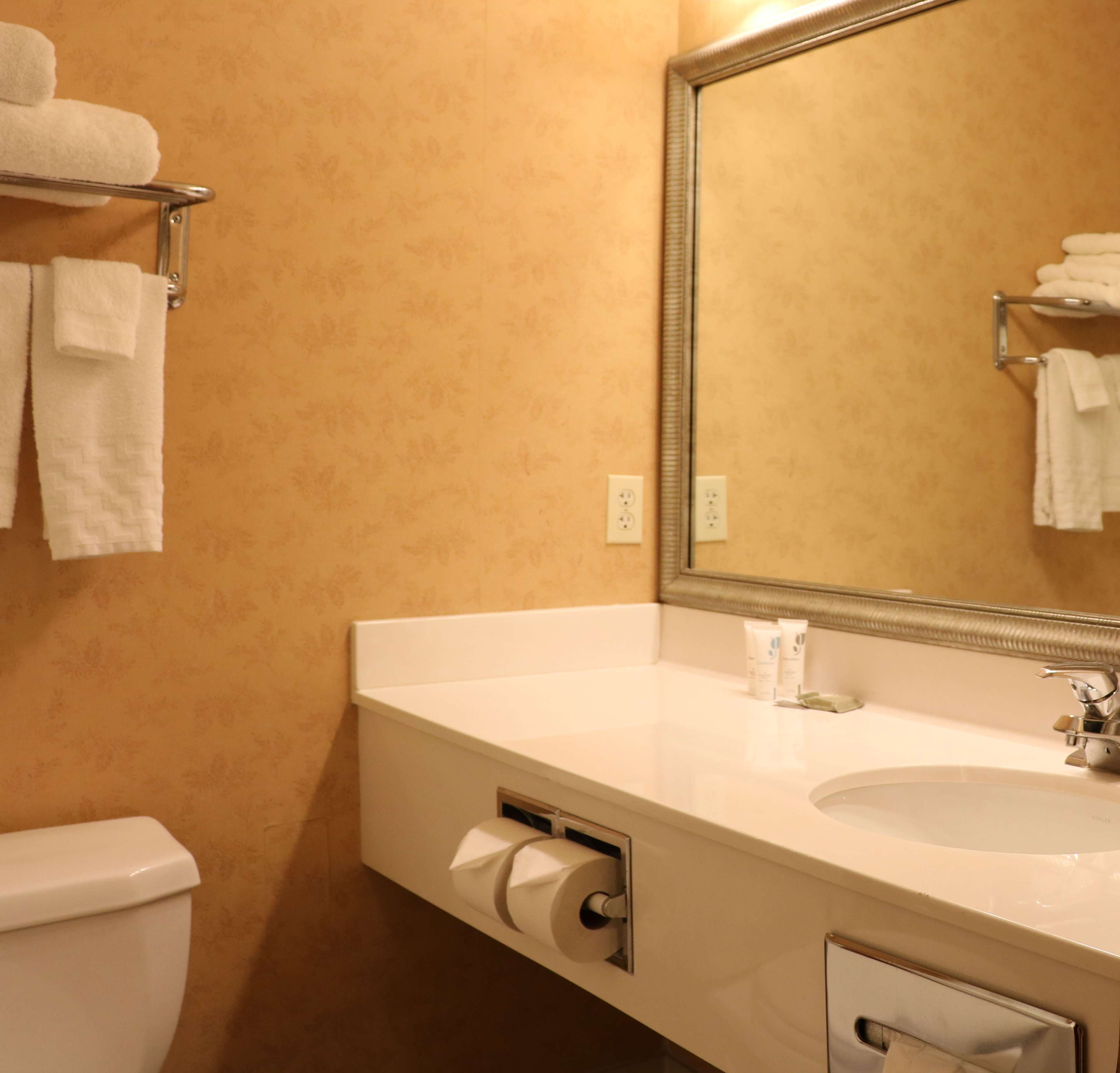 Country Inn & Suites by Radisson, Lincoln North Hotel and Conference Center, NE - Image 3
