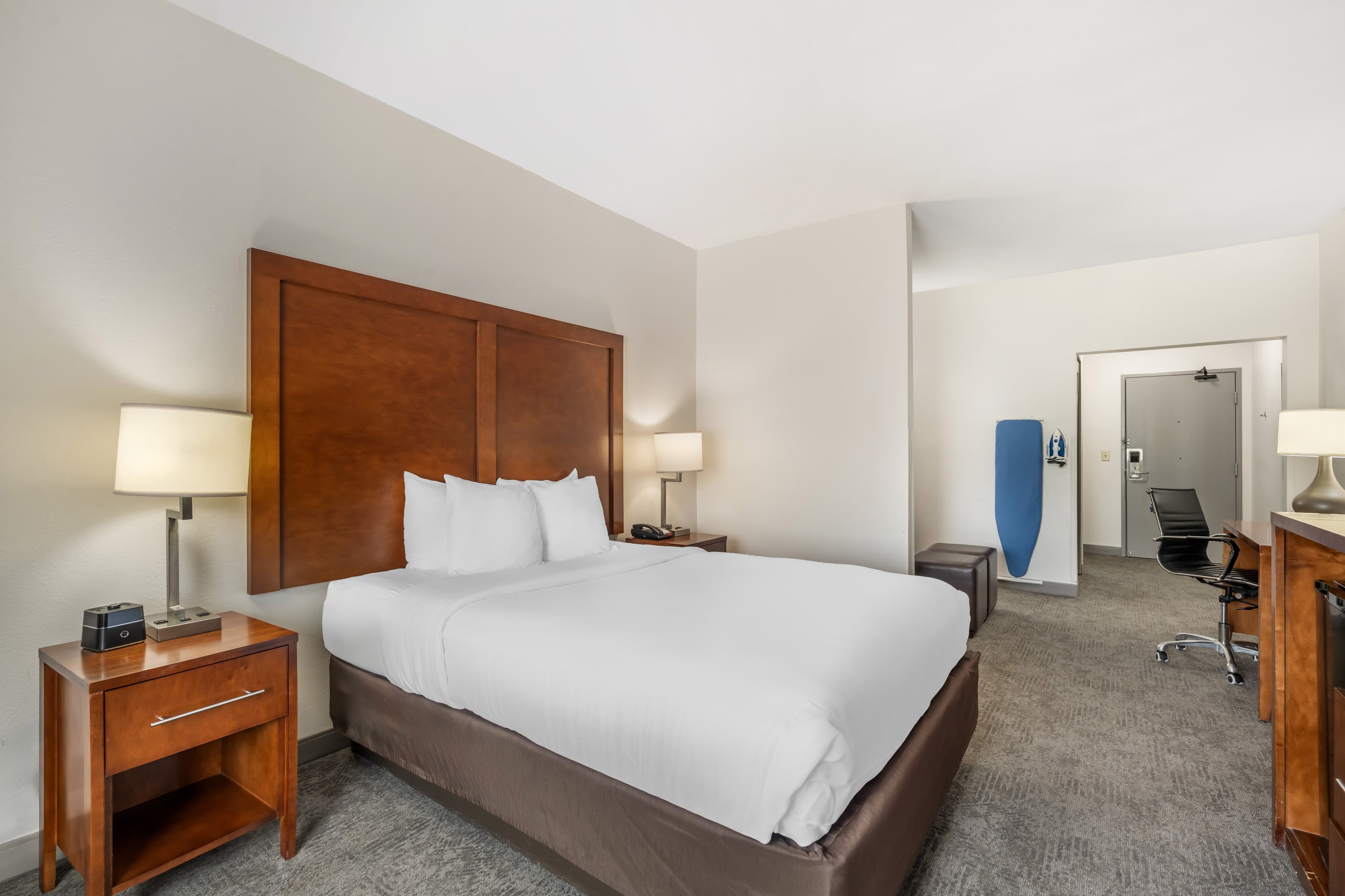 Comfort Suites Omaha Northwest - Image 4
