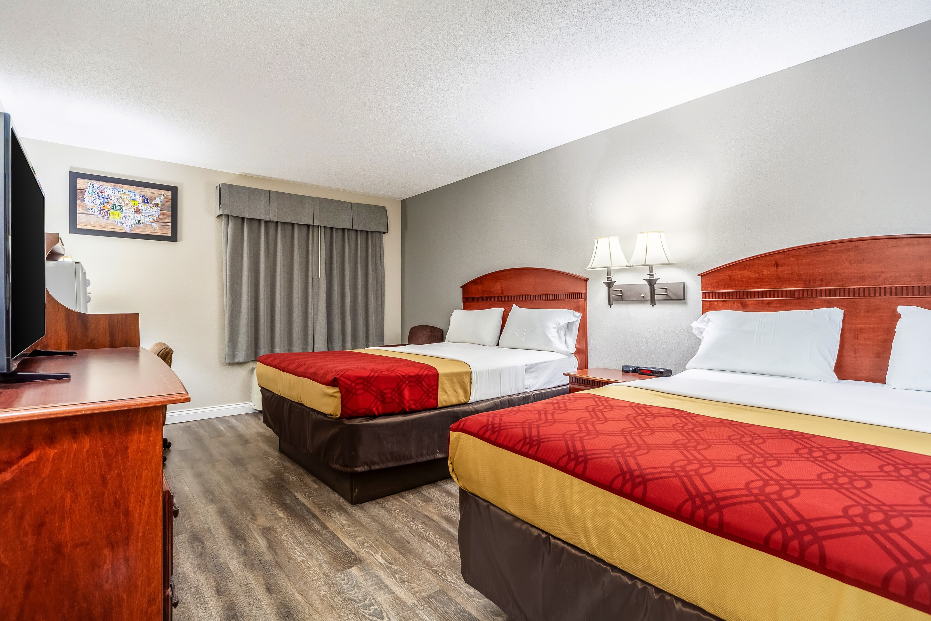 Econo Lodge — 14