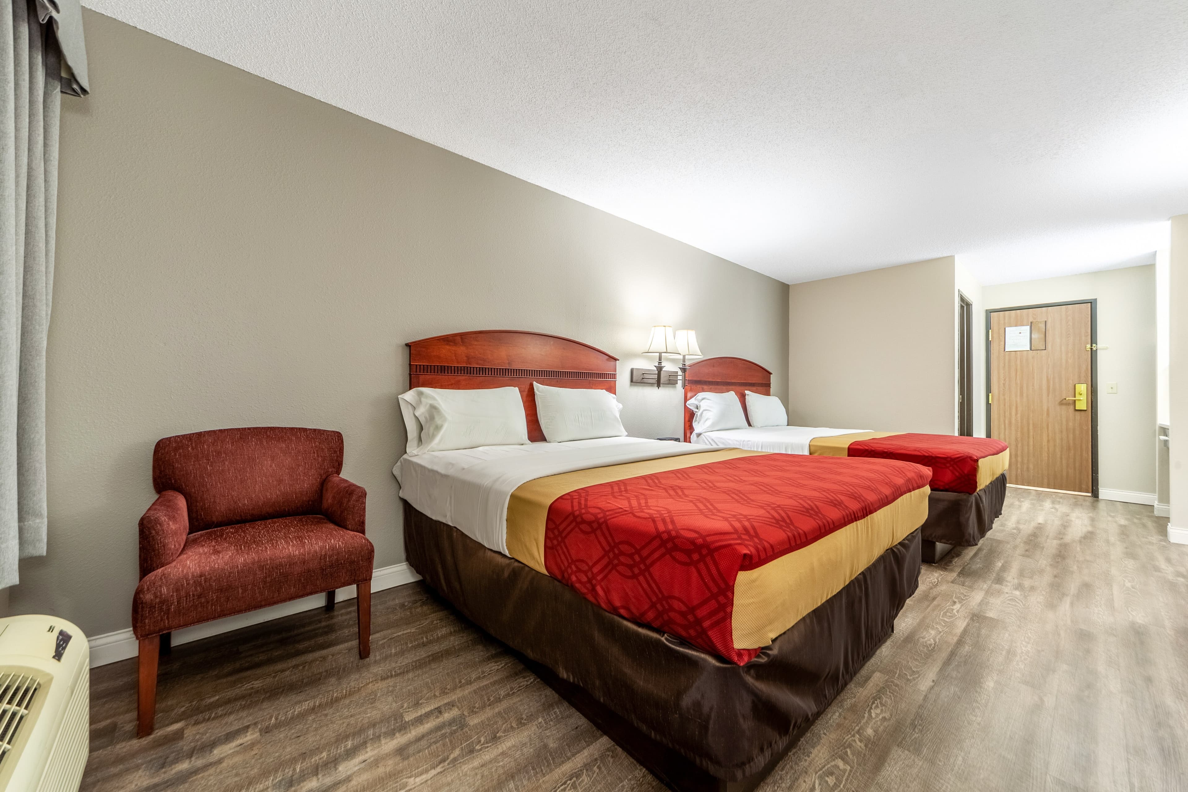 Econo Lodge — 15