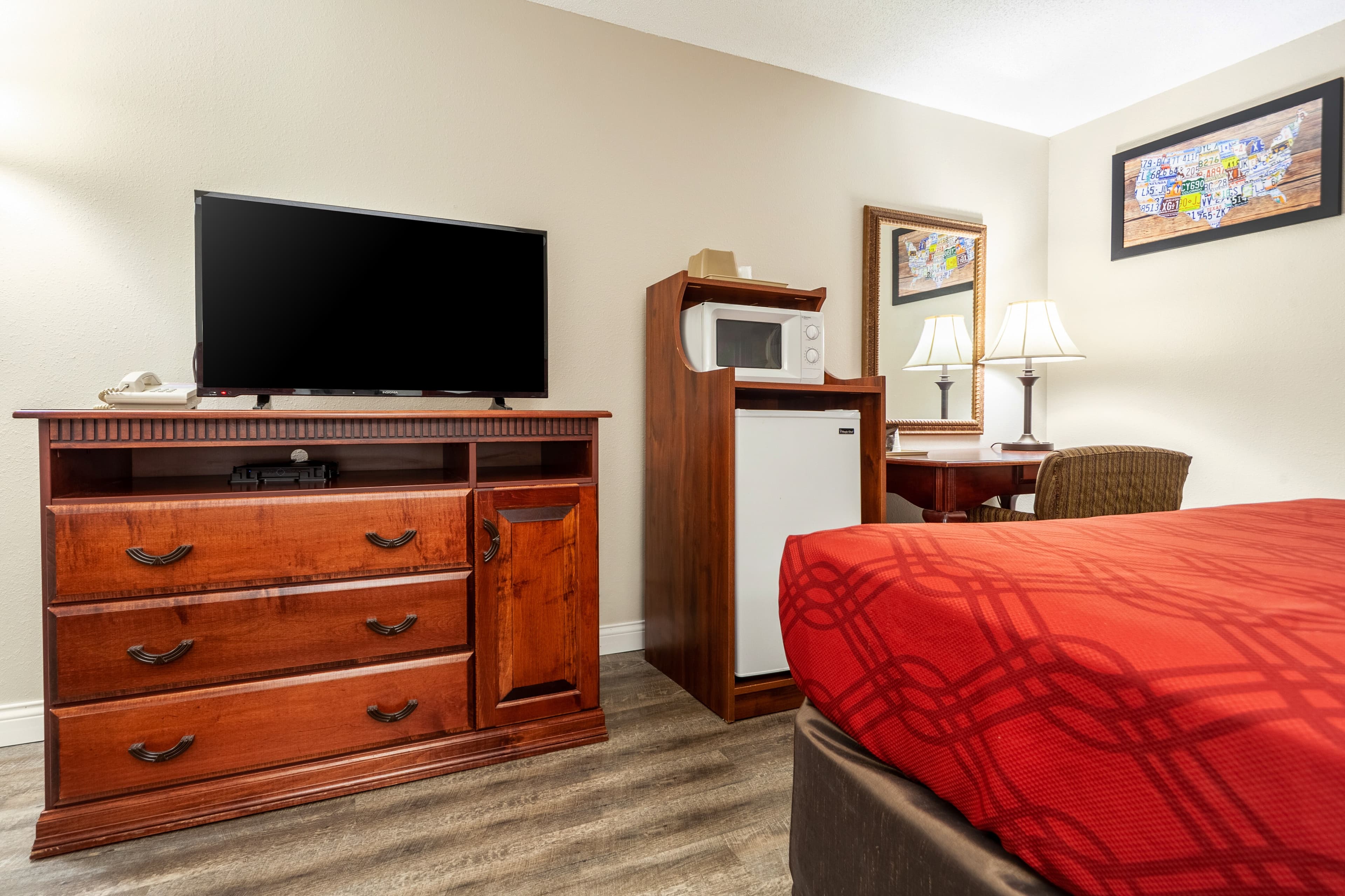 Econo Lodge — 16