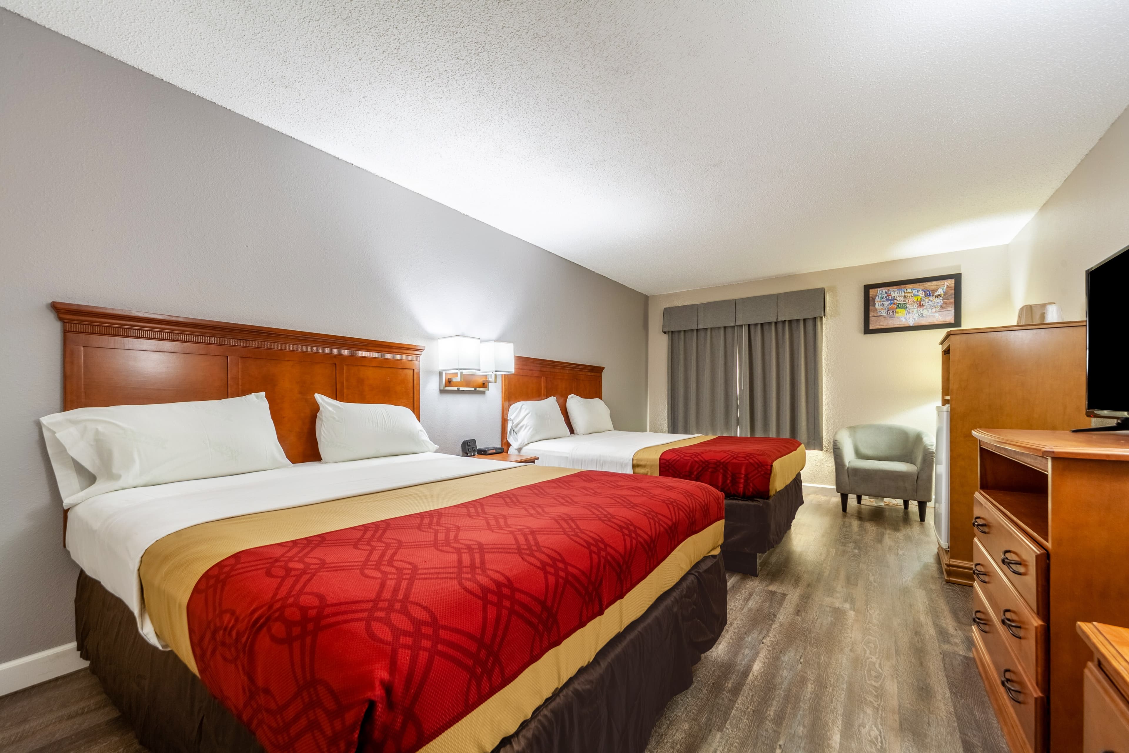 Econo Lodge — 18