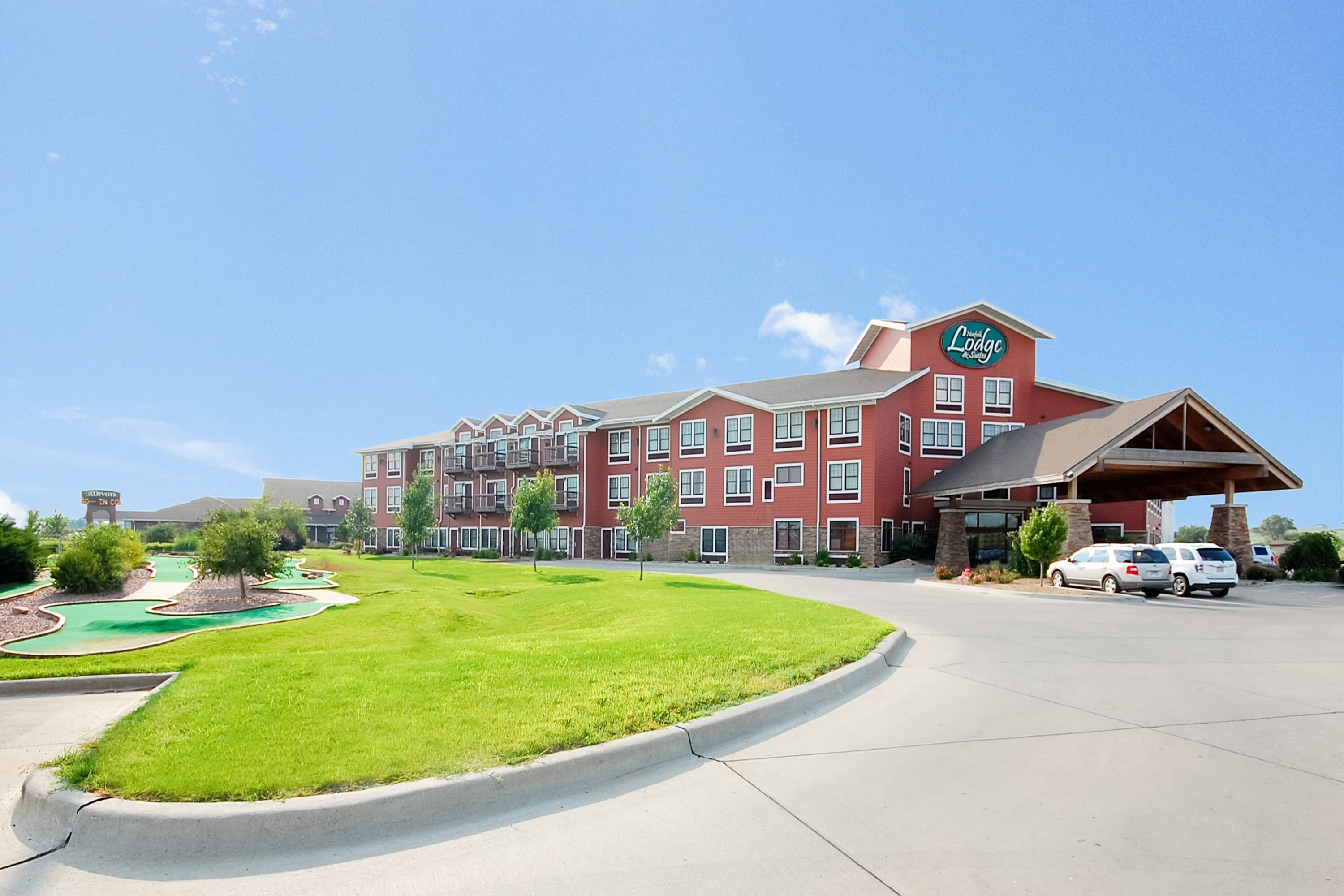 Norfolk Lodge & Suites, an Ascend Collection Hotel - Image 1