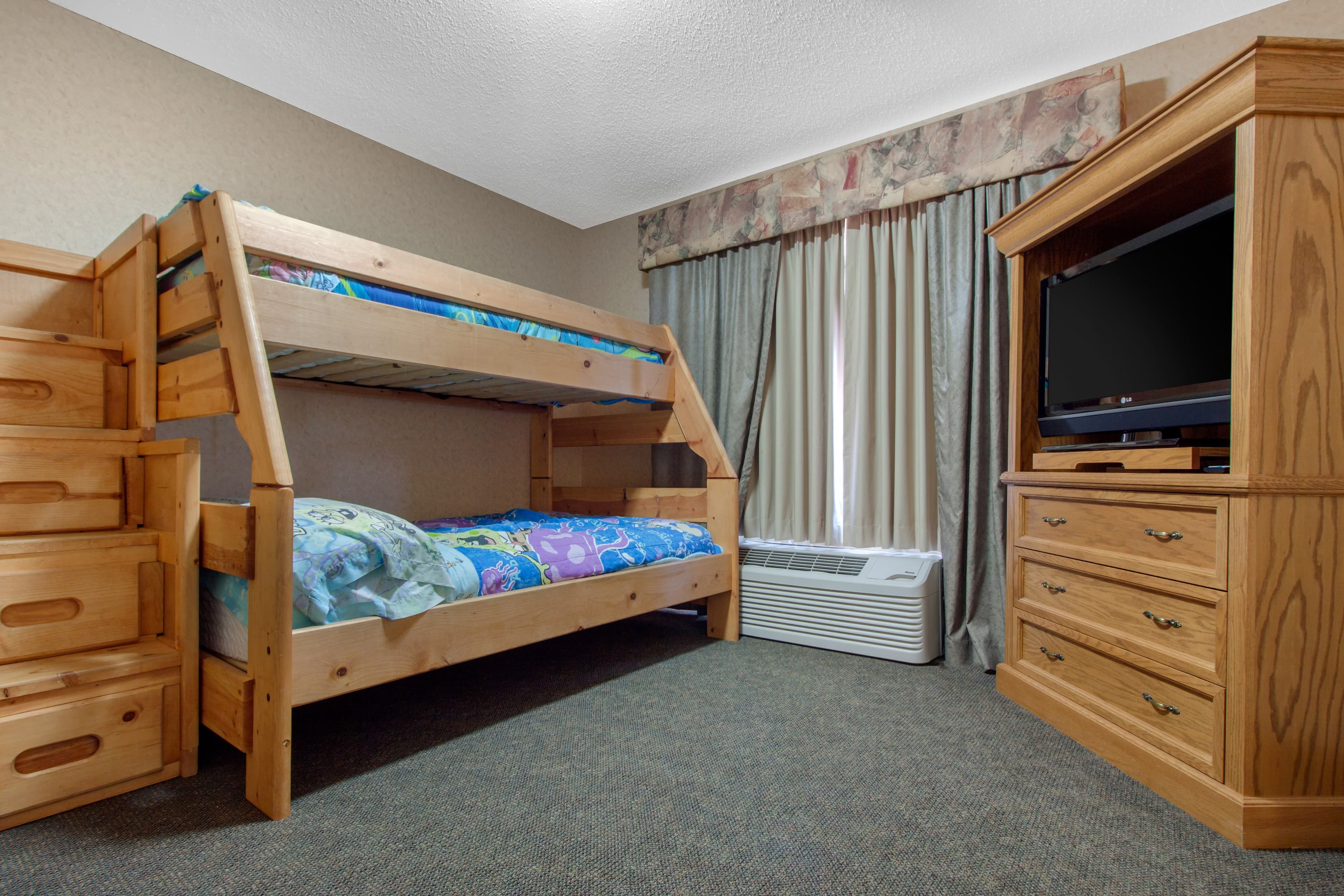 Norfolk Lodge & Suites, an Ascend Collection Hotel — 72