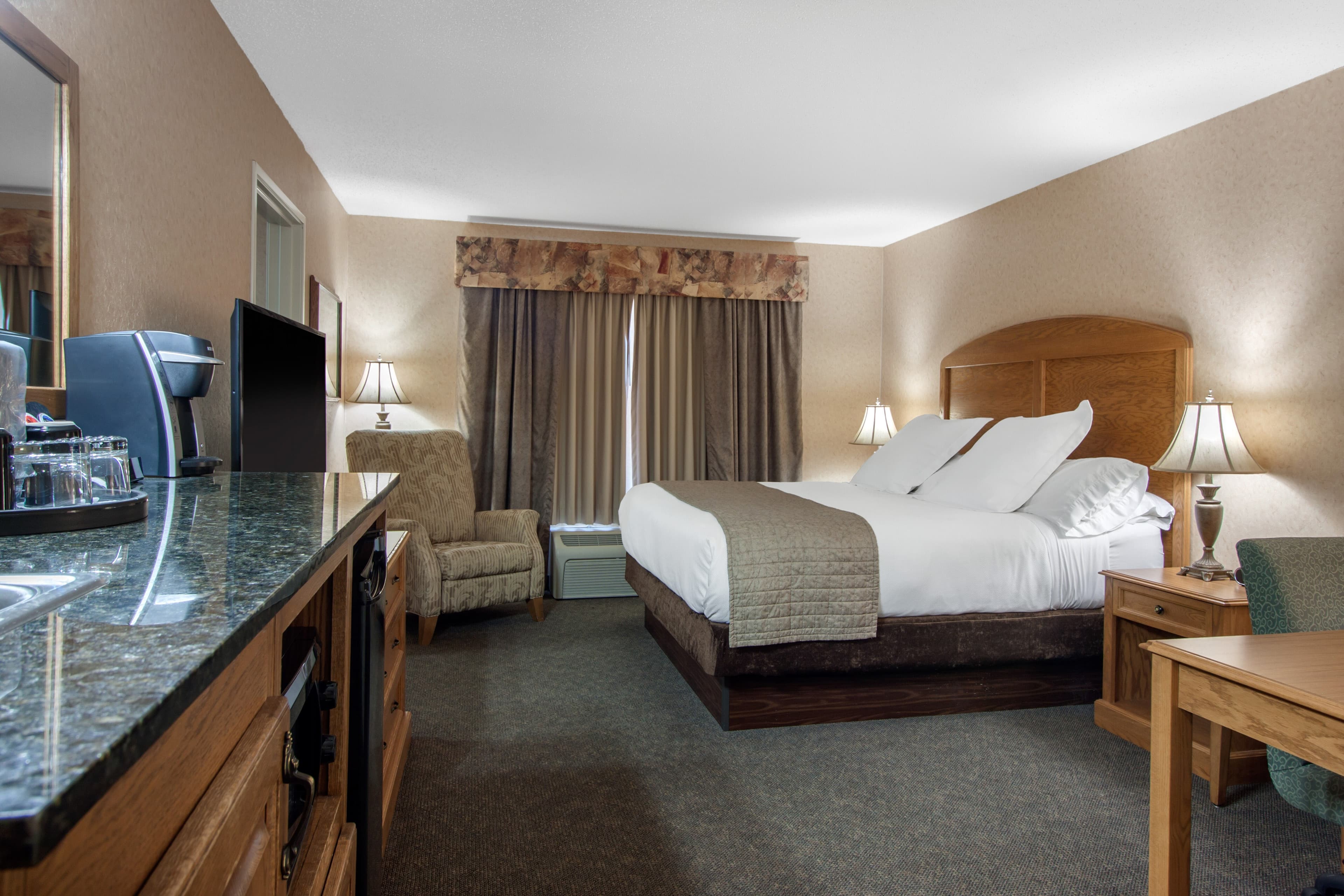 Norfolk Lodge & Suites, an Ascend Collection Hotel — 73