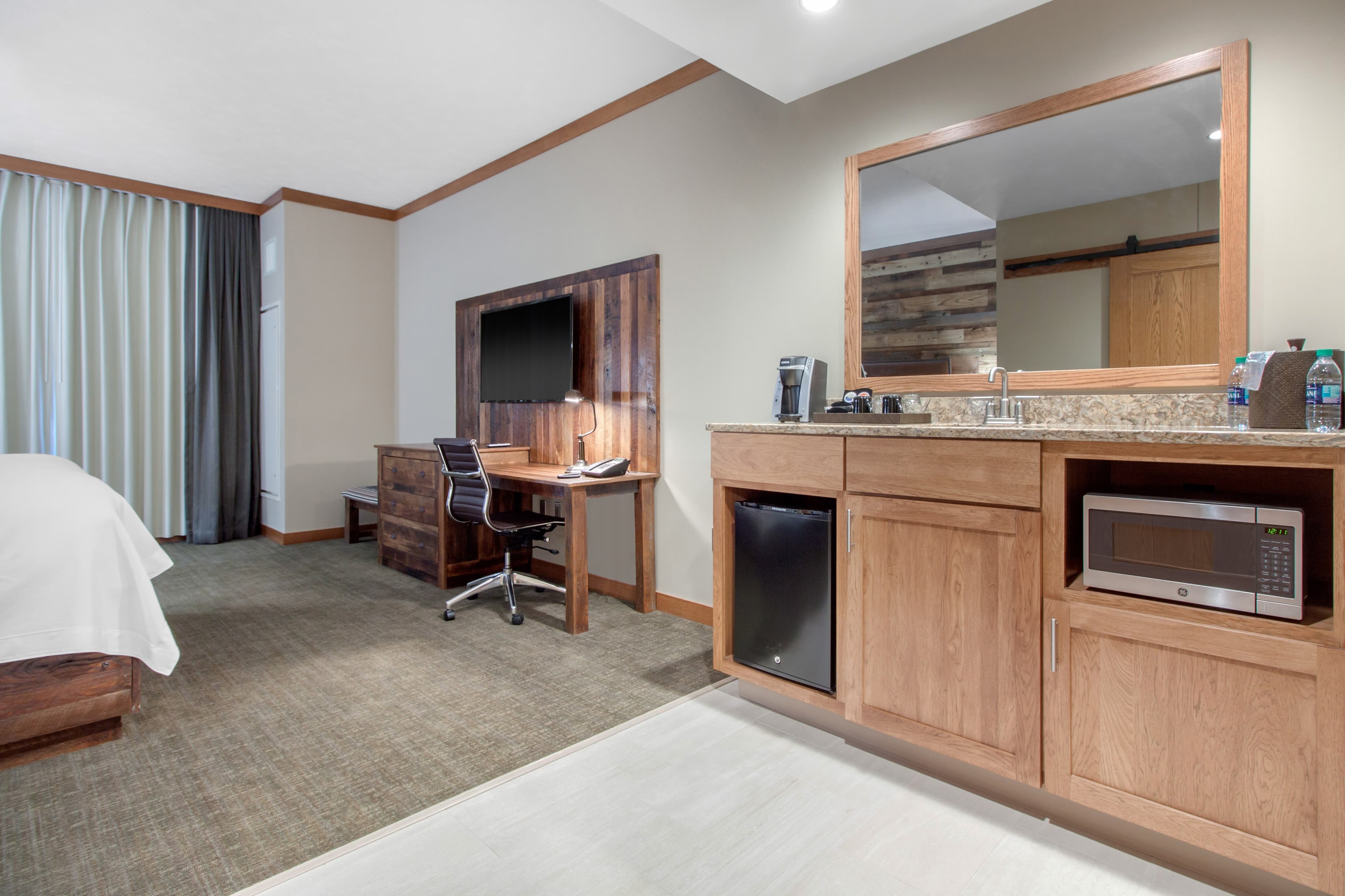 Norfolk Lodge & Suites, an Ascend Collection Hotel — 7