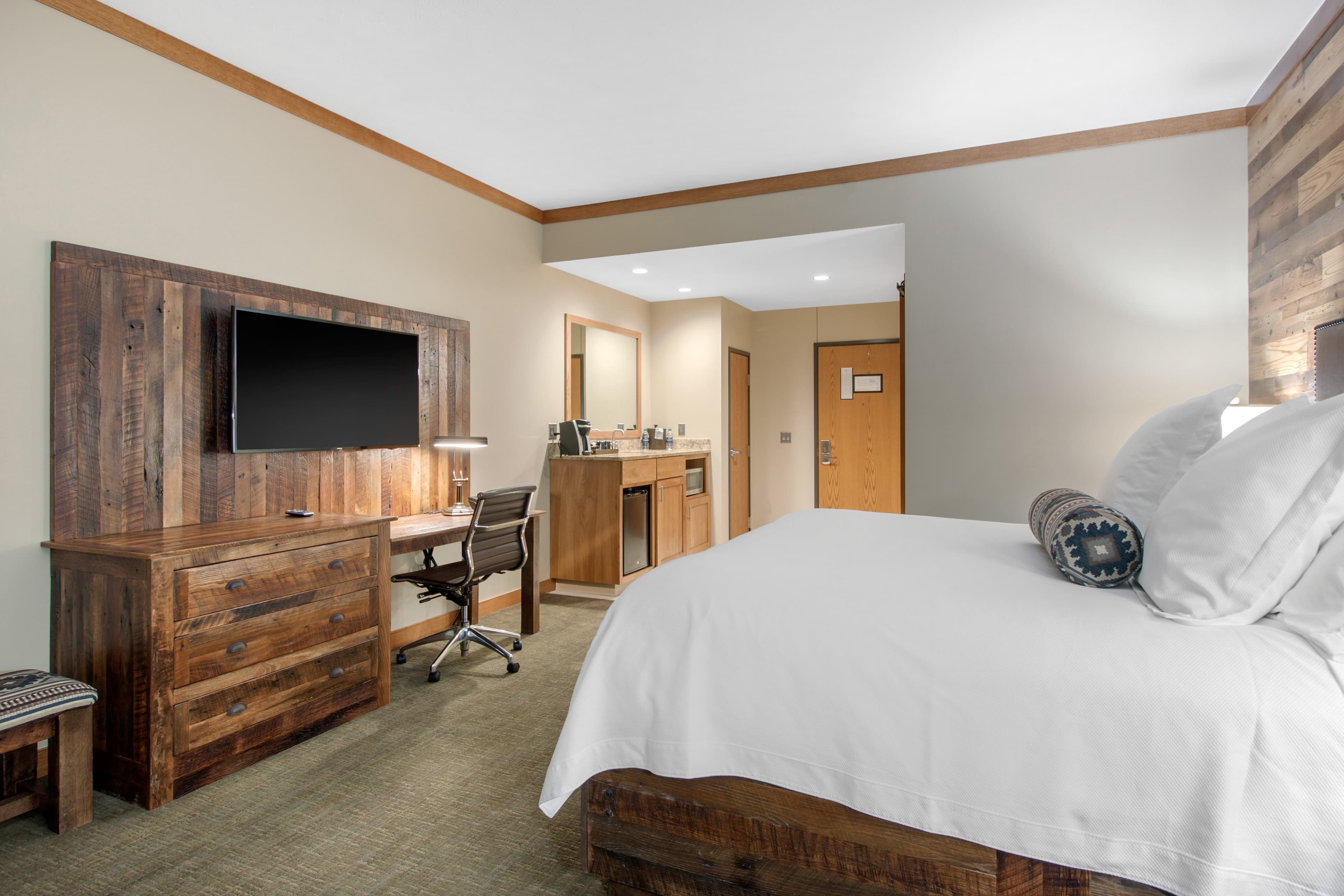 Norfolk Lodge & Suites, an Ascend Collection Hotel — 9