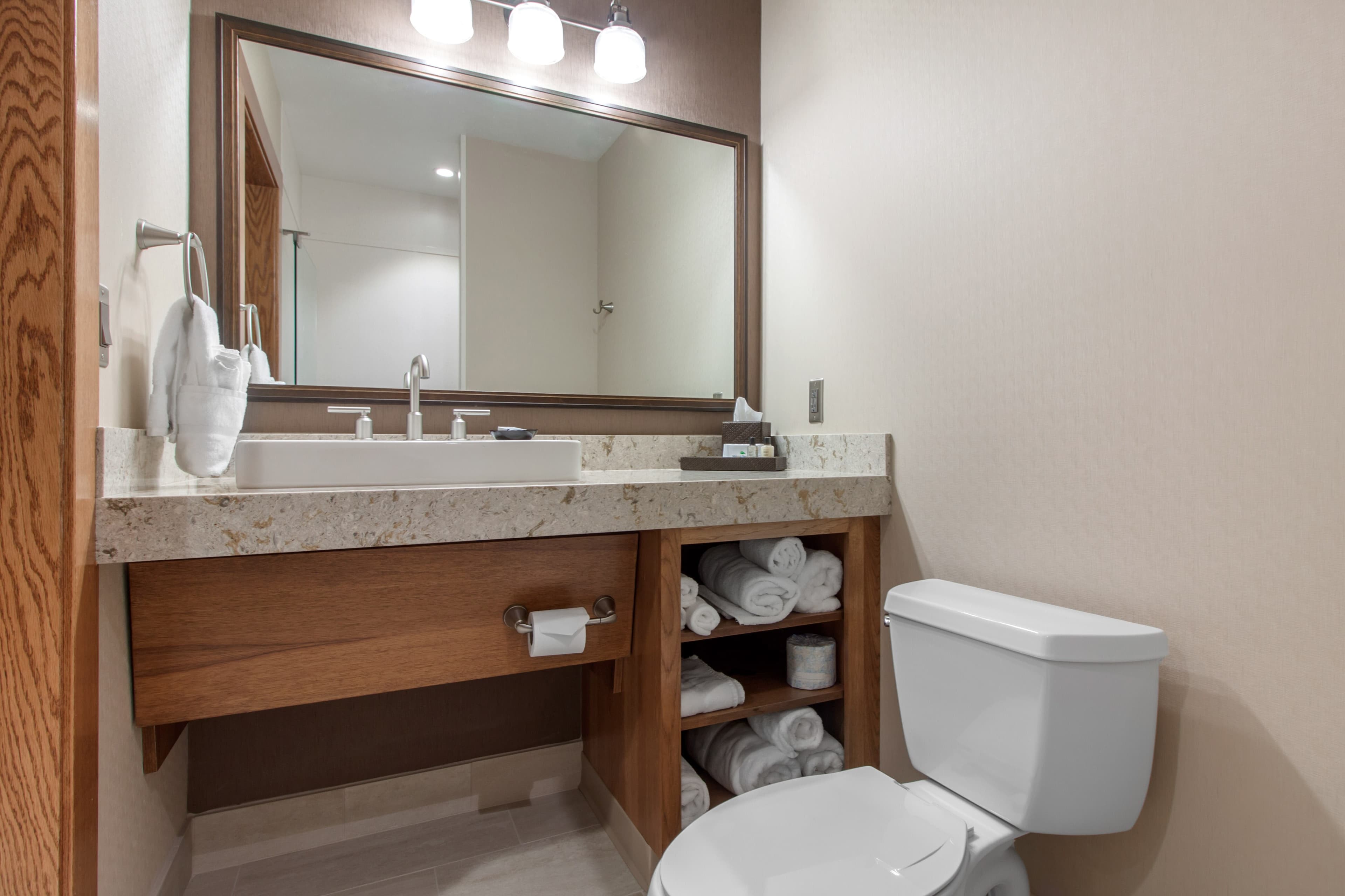 Norfolk Lodge & Suites, an Ascend Collection Hotel — 35