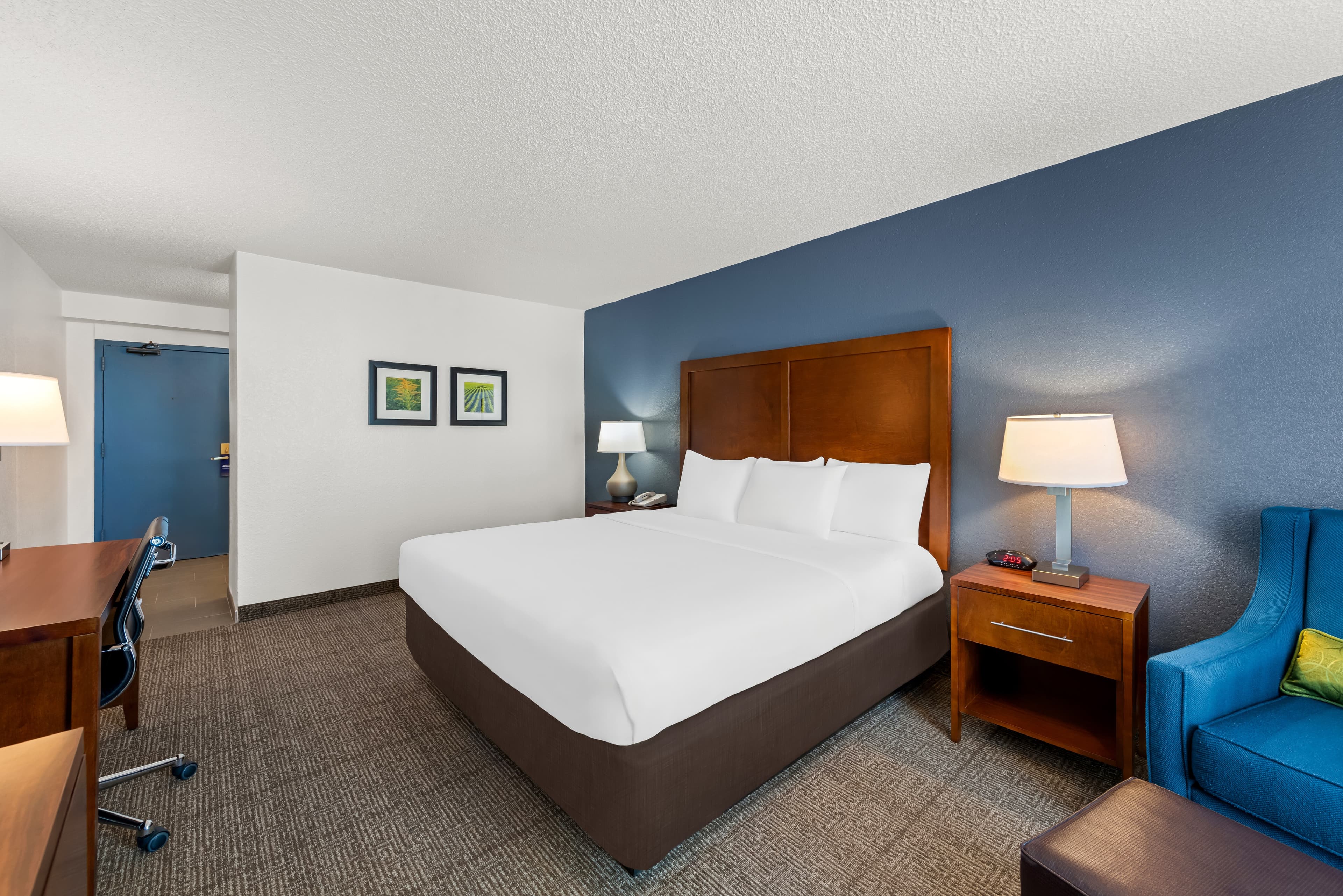 Comfort Inn & Suites Omaha Central — 7