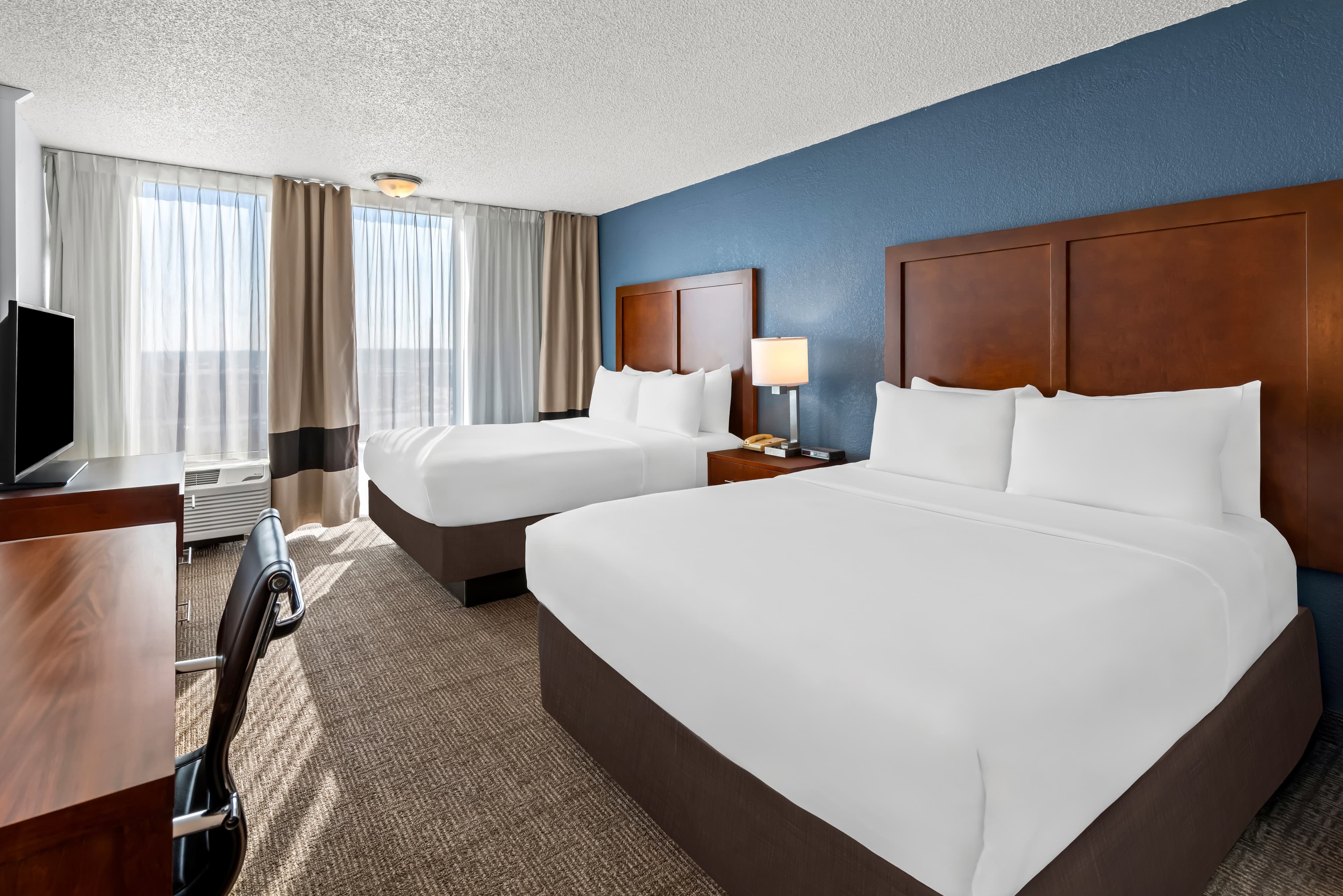 Comfort Inn & Suites Omaha Central - Image 2