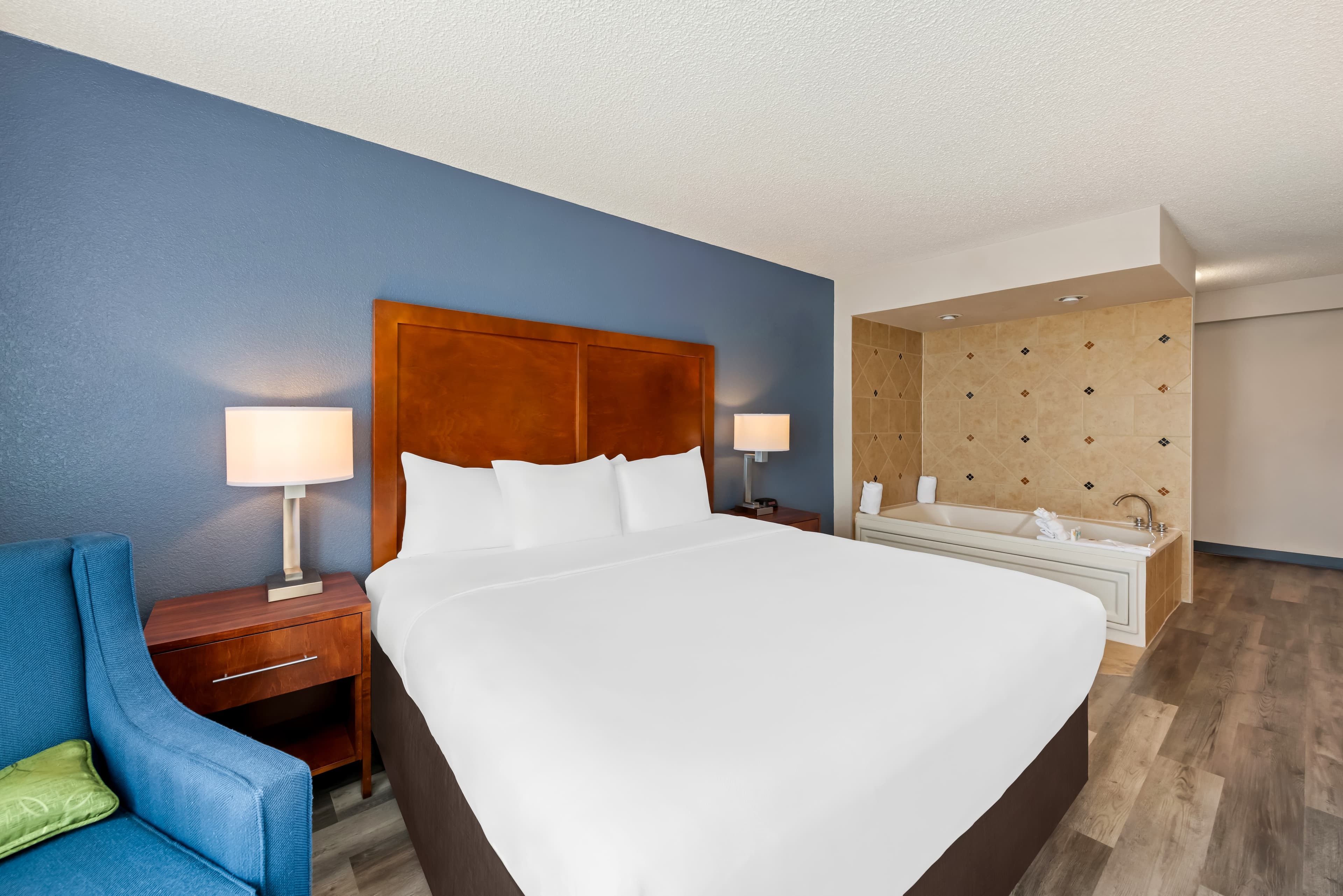 Comfort Inn & Suites Omaha Central — 16