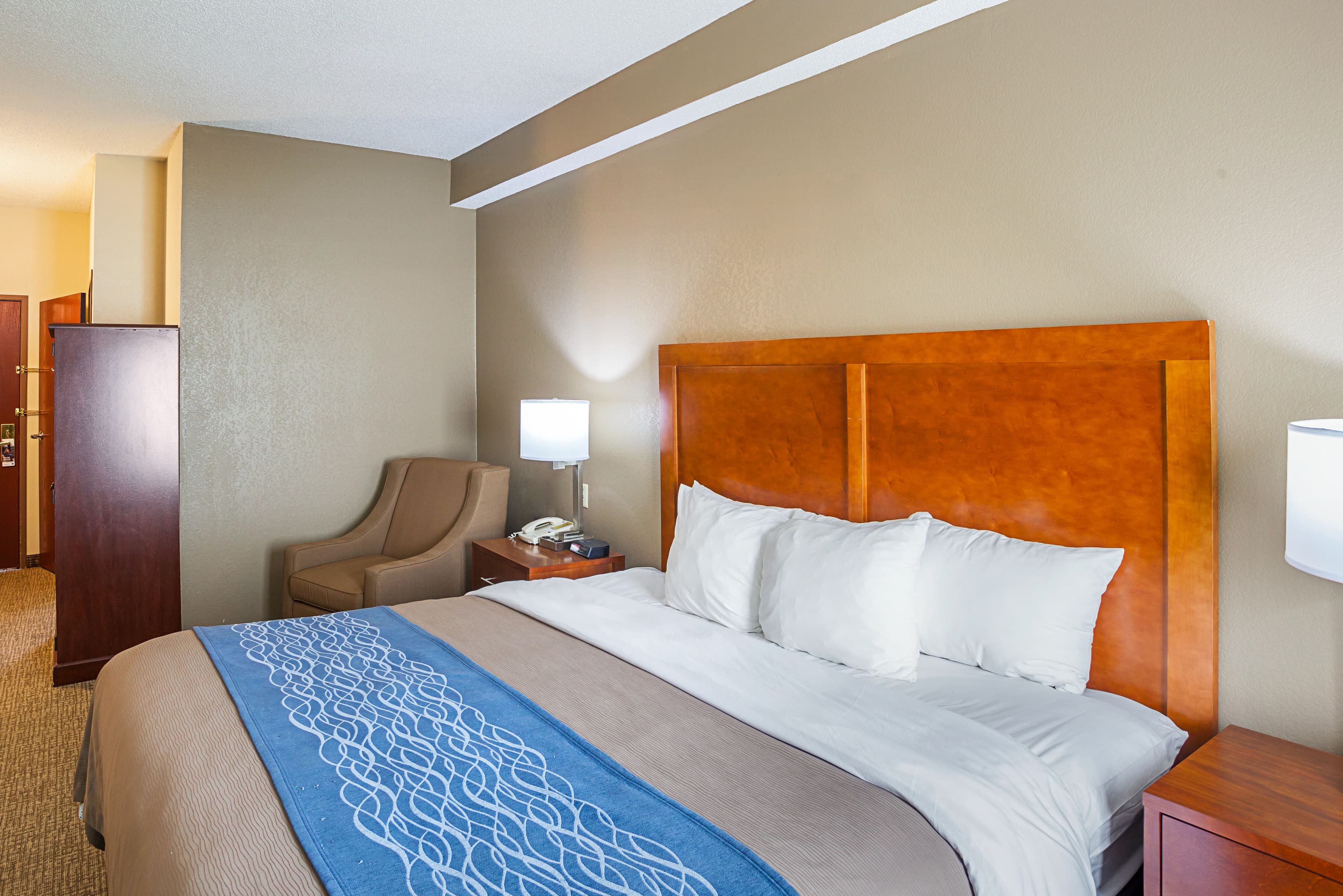 Comfort Inn Lincoln I-80 - Image 2