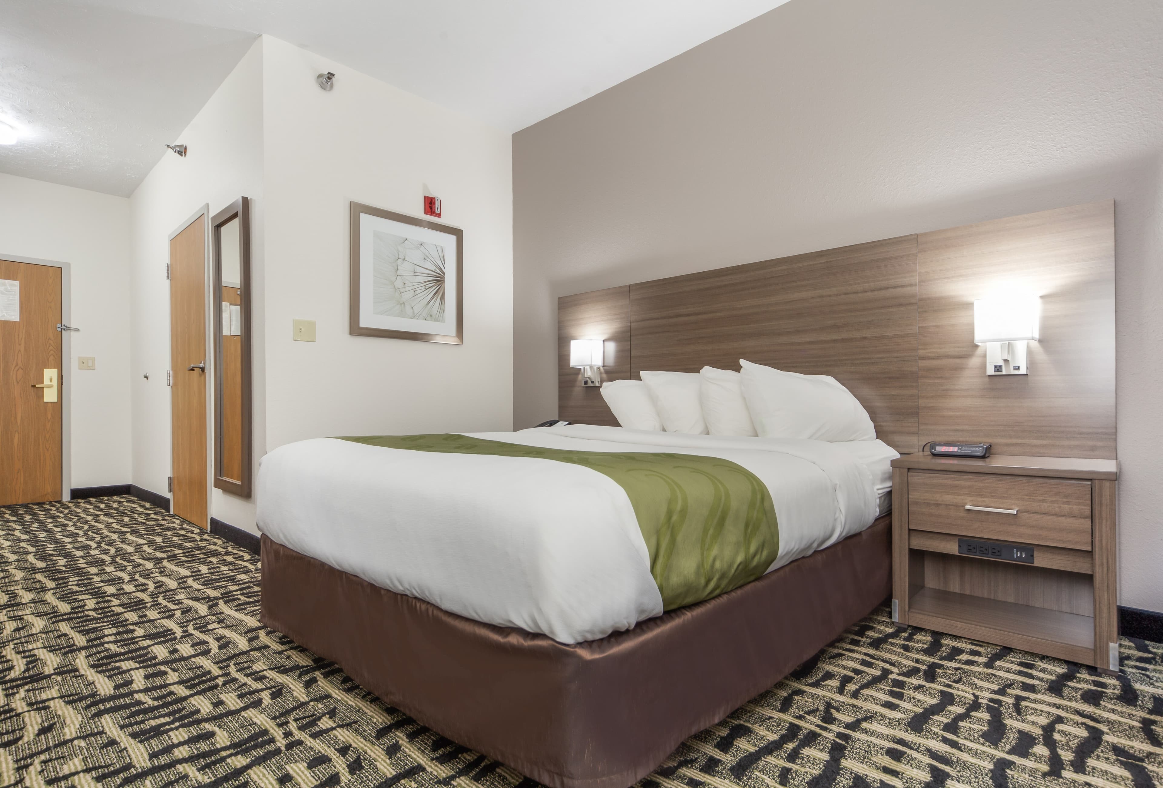 Quality Inn & Suites Omaha Chalco - Image 3