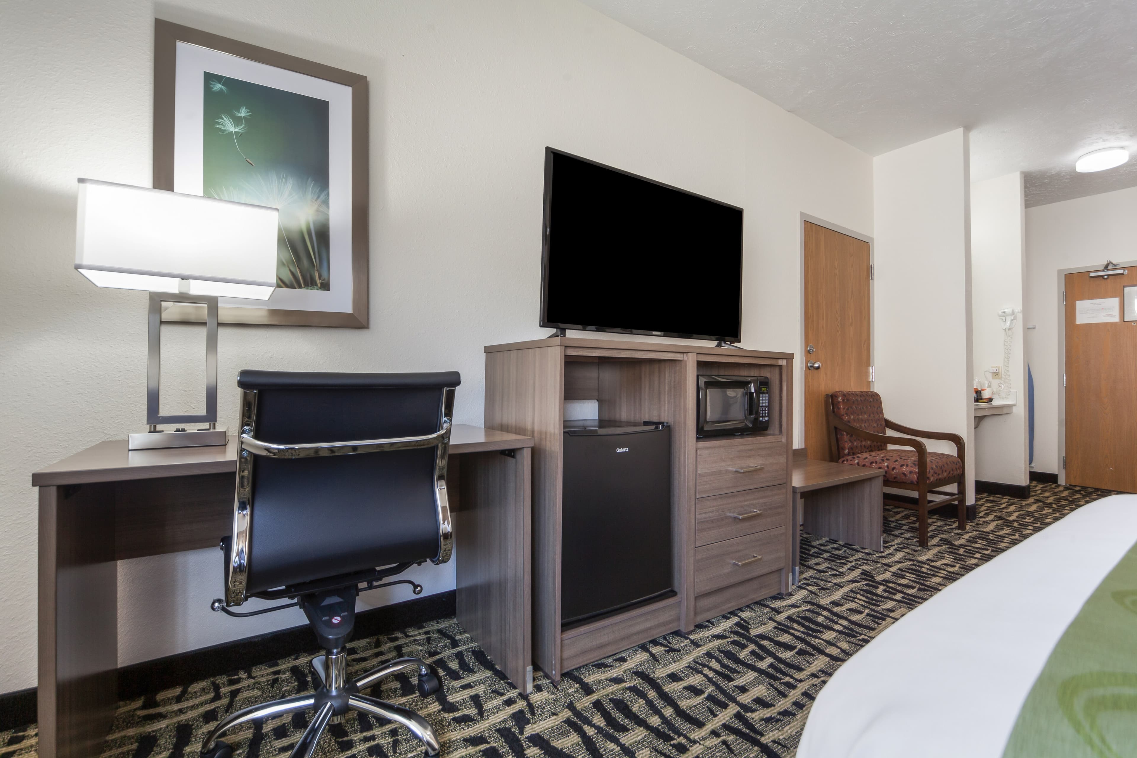 Quality Inn & Suites Omaha Chalco - Image 4
