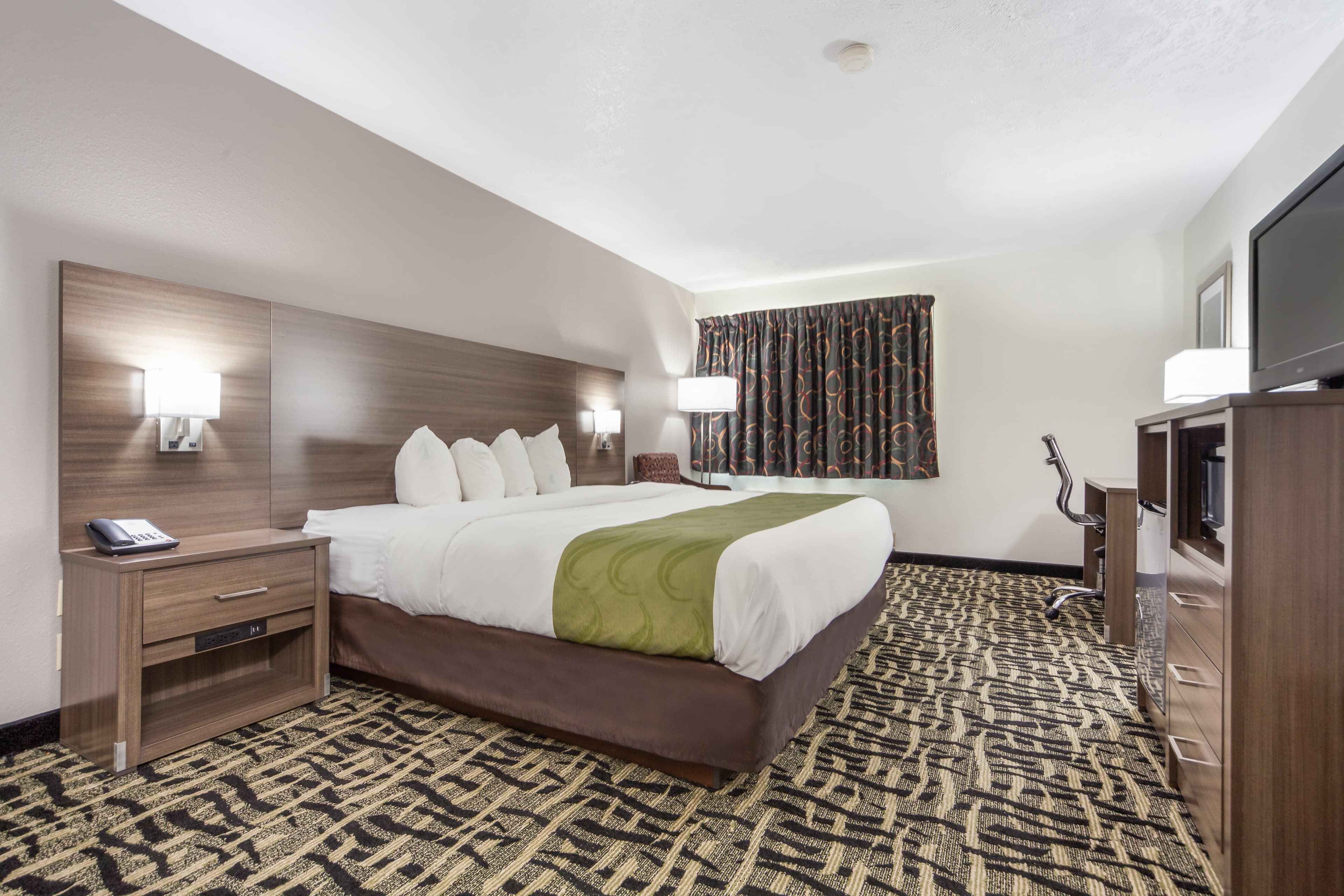 Quality Inn & Suites Omaha Chalco — 6