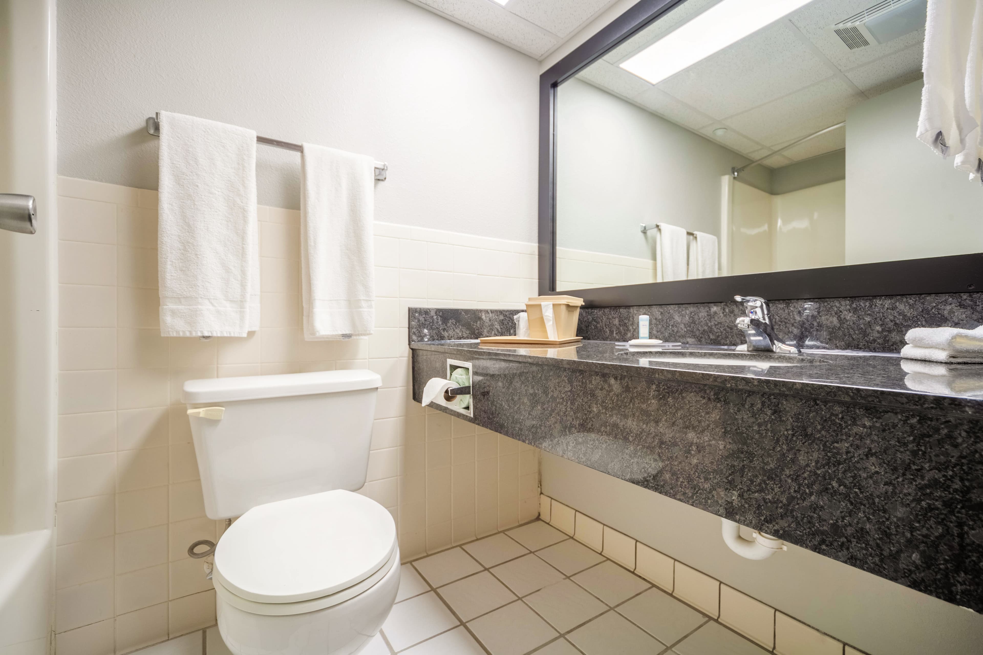 Suburban Studios I-80 Grand Island — 9