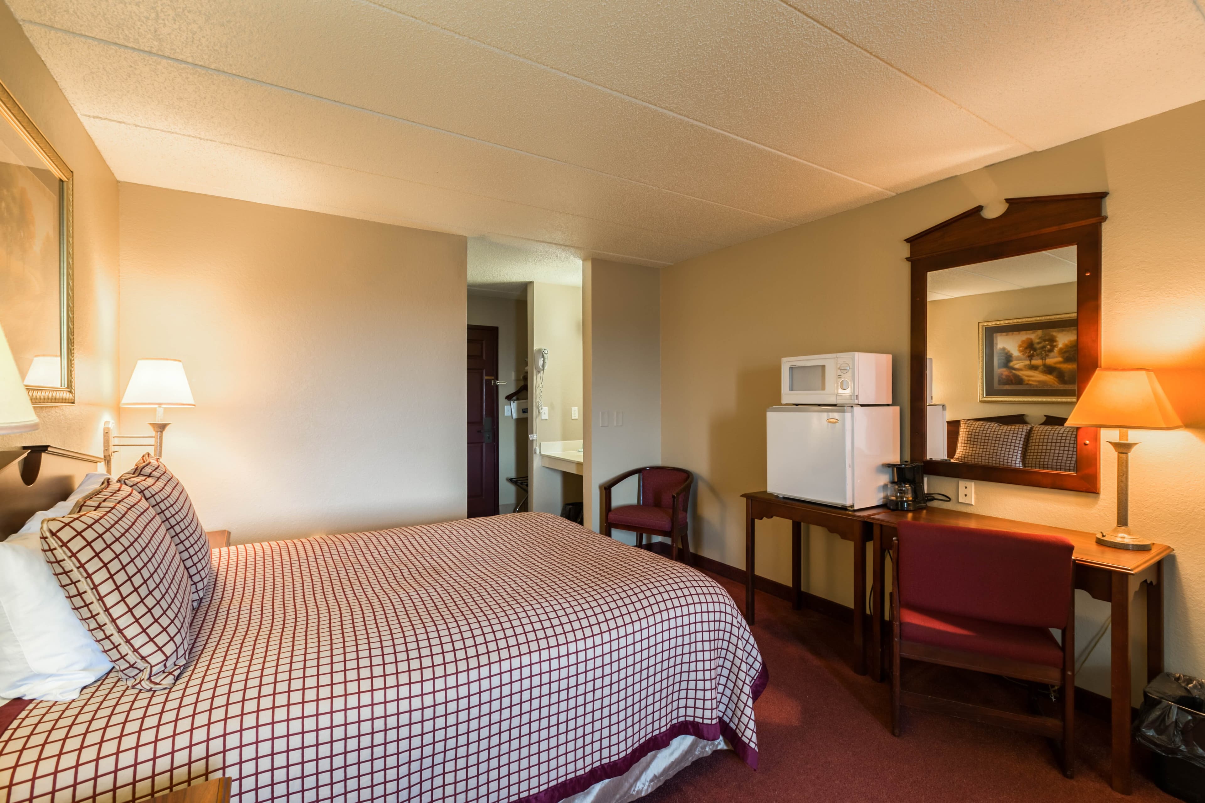 Rodeway Inn - Image 3