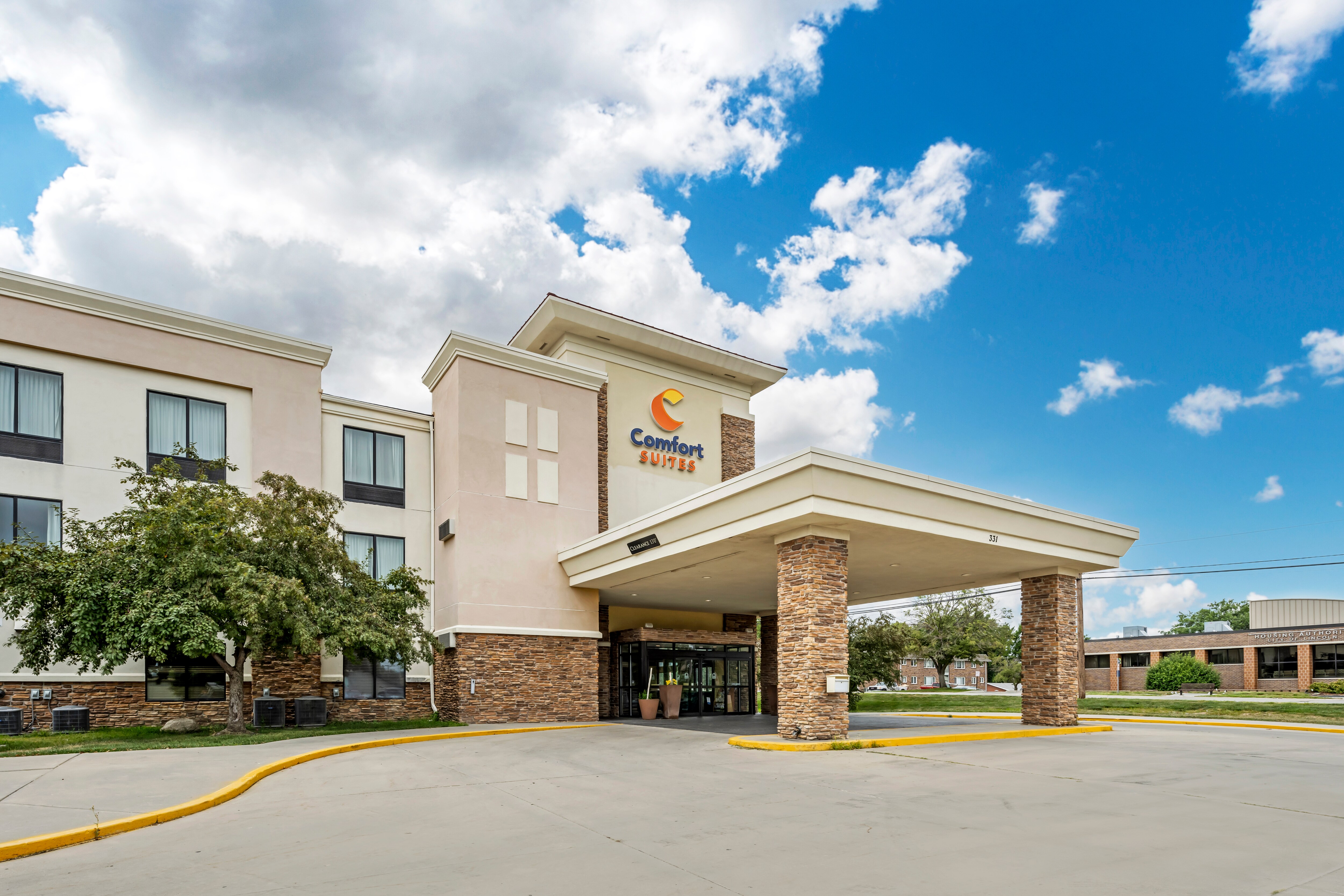 Comfort Suites East Lincoln - Mall Area - Image 1