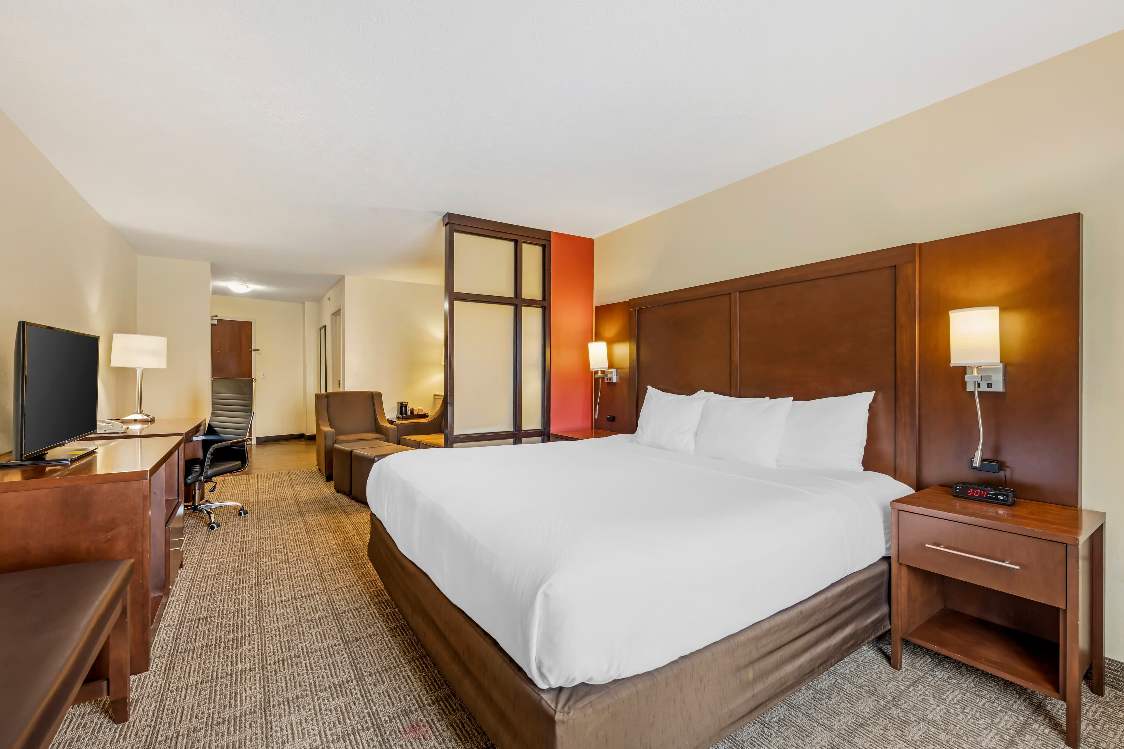 Comfort Suites East Lincoln - Mall Area - Image 2