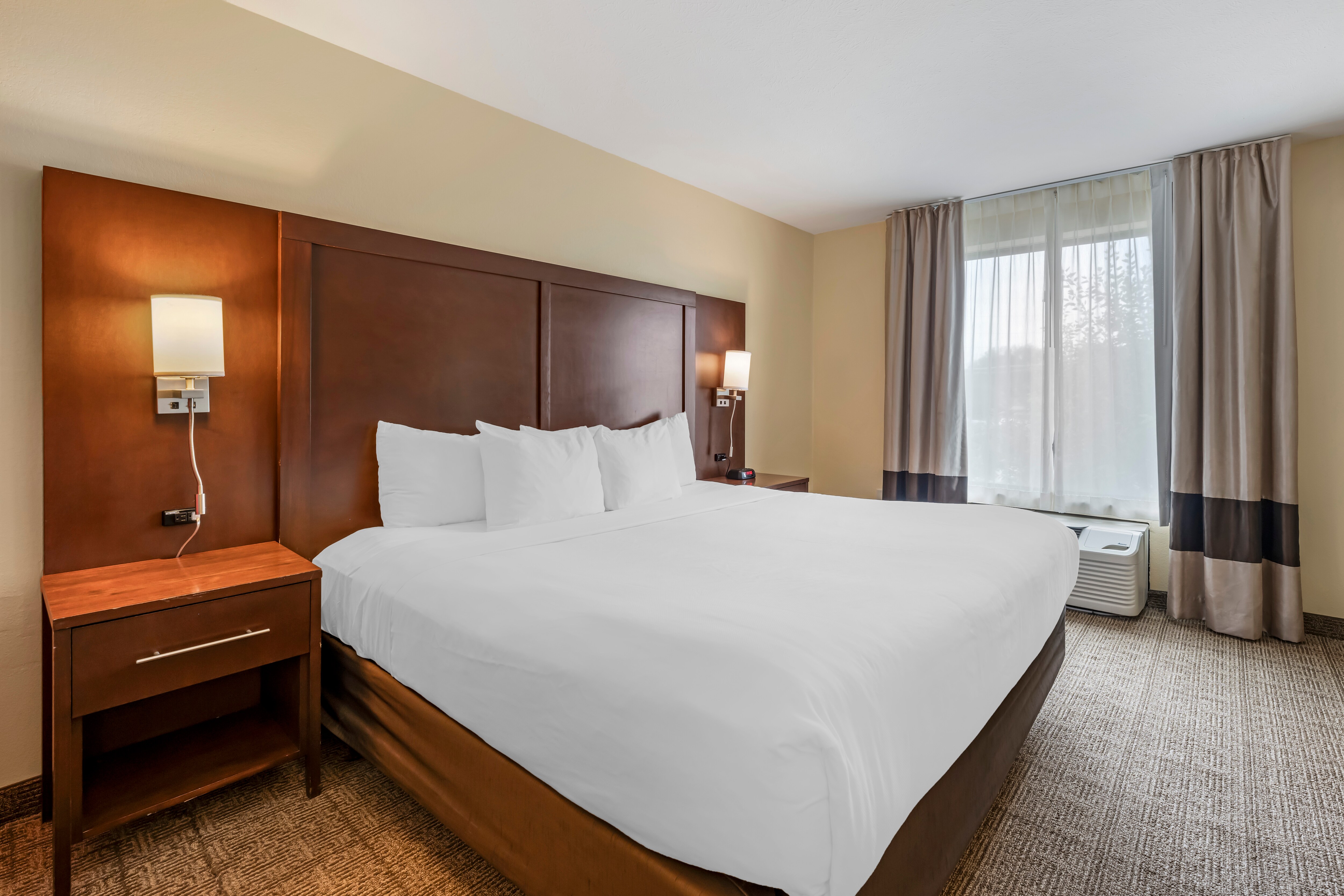 Comfort Suites East Lincoln - Mall Area - Image 3