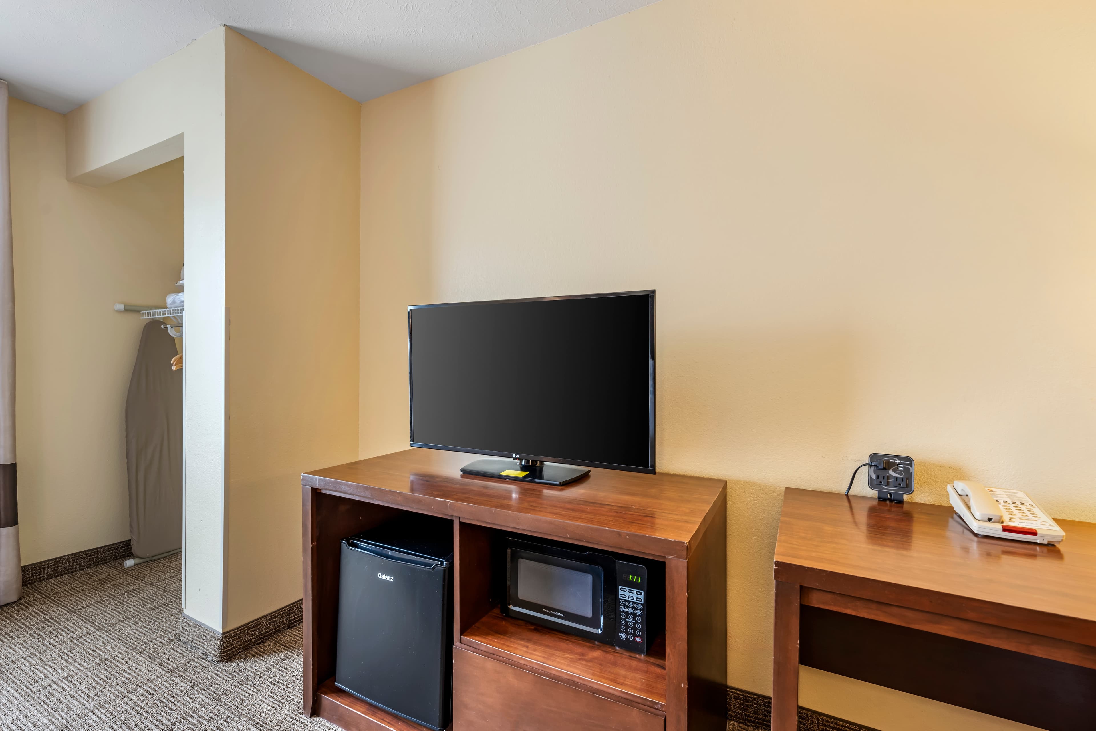Comfort Suites East Lincoln - Mall Area — 7