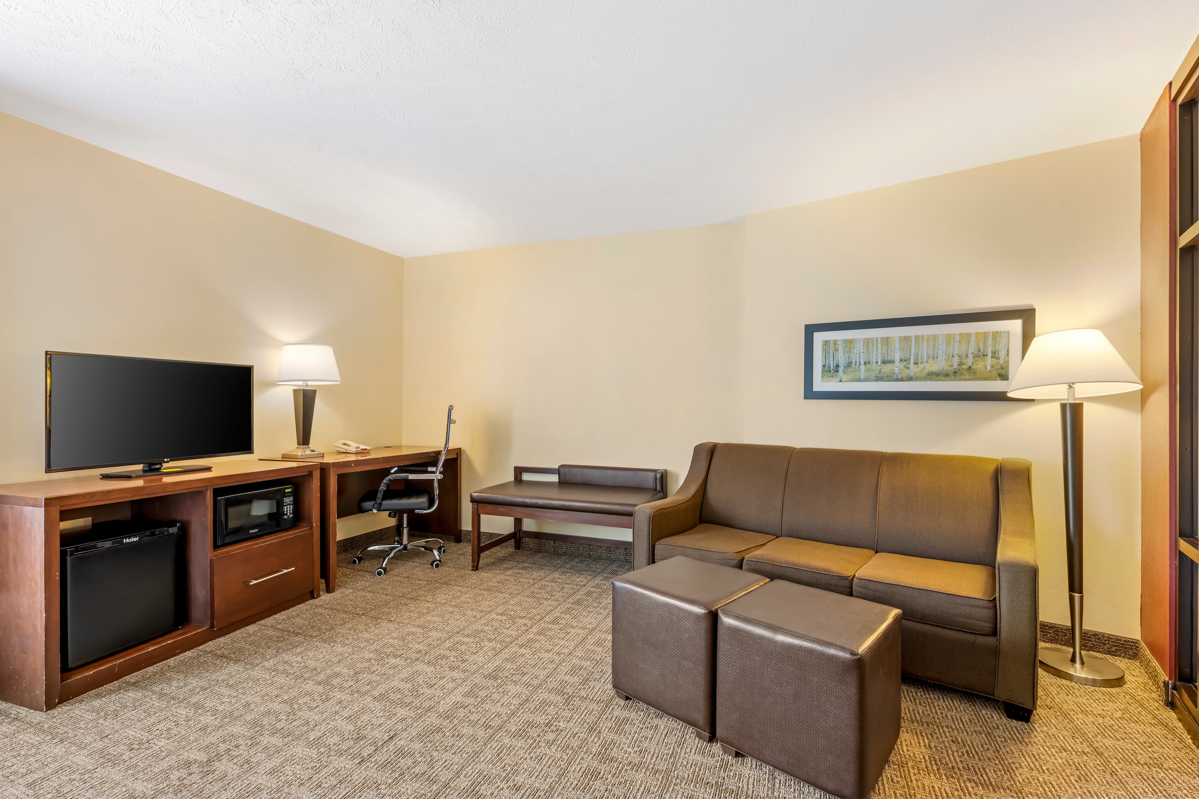 Comfort Suites East Lincoln - Mall Area — 11