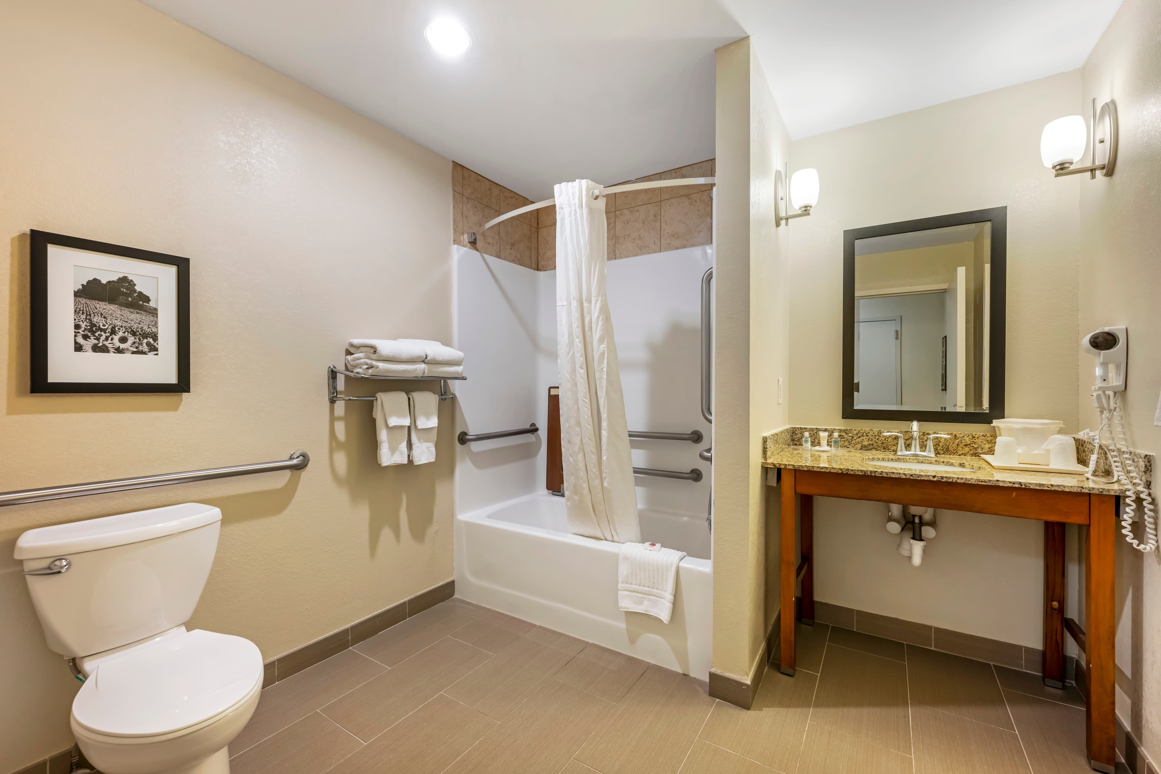 Comfort Suites East Lincoln - Mall Area — 8