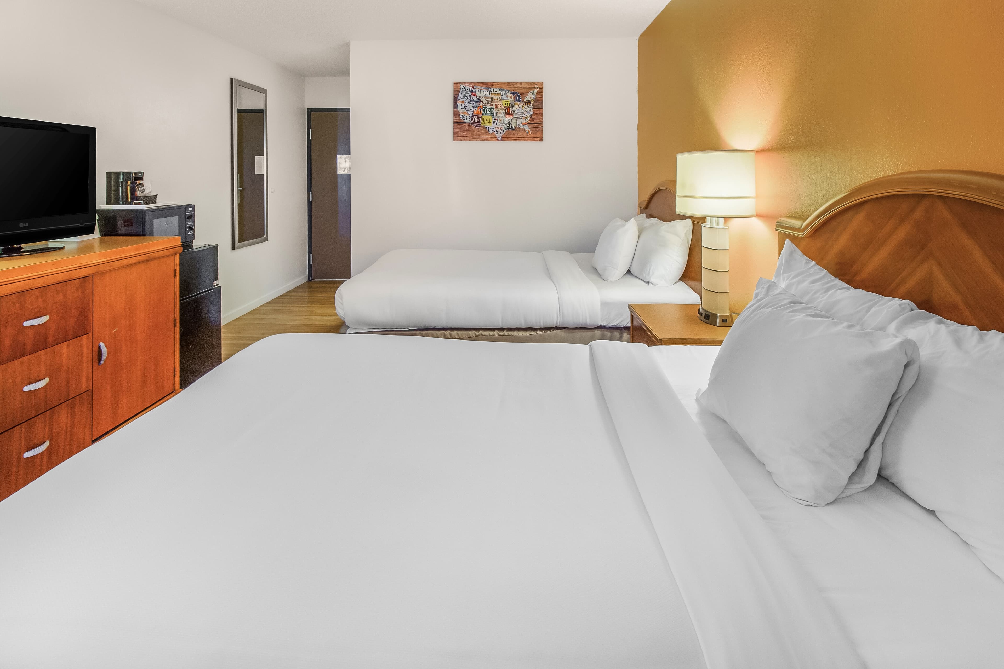 Econo Lodge Alliance — 7