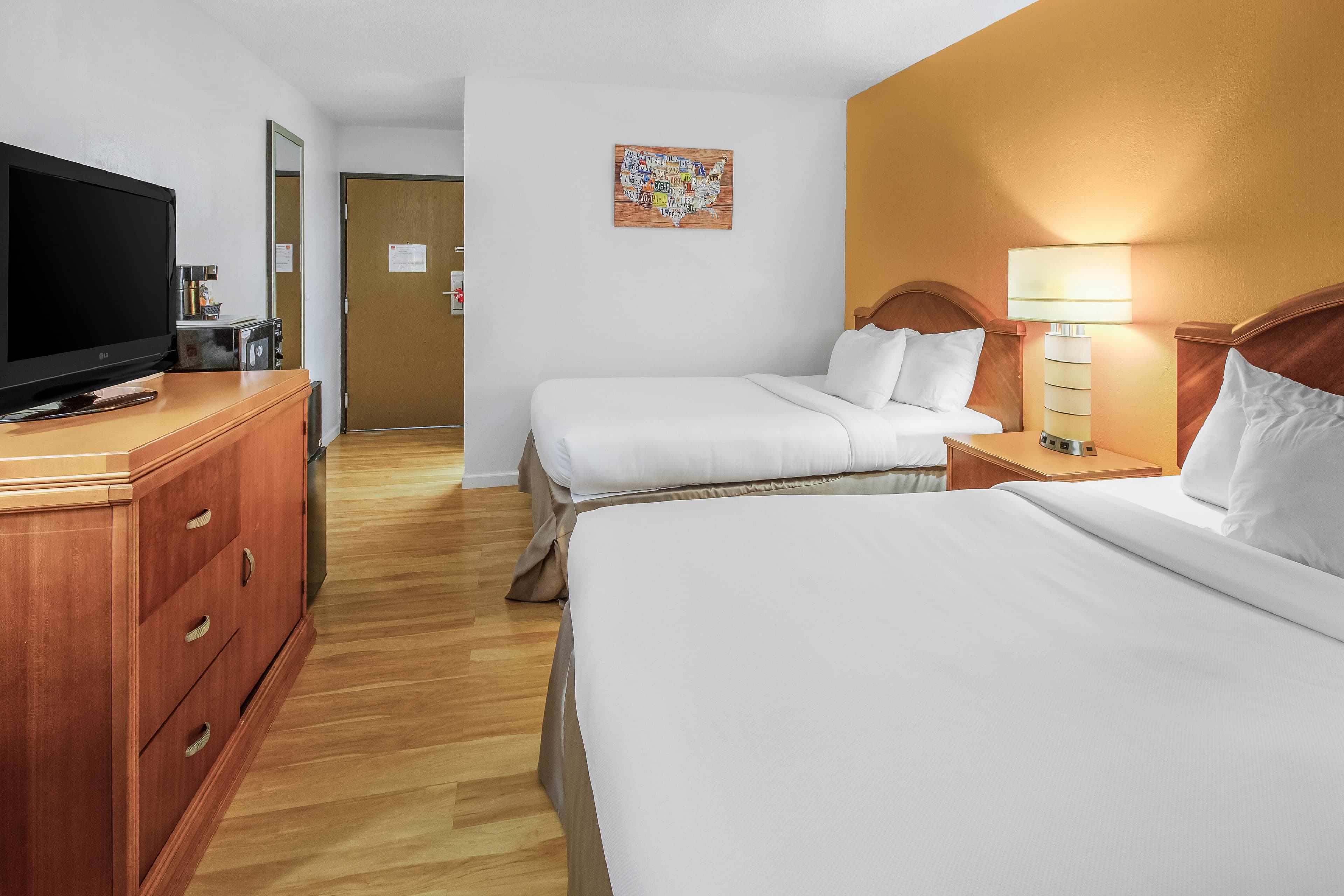 Econo Lodge Alliance — 8