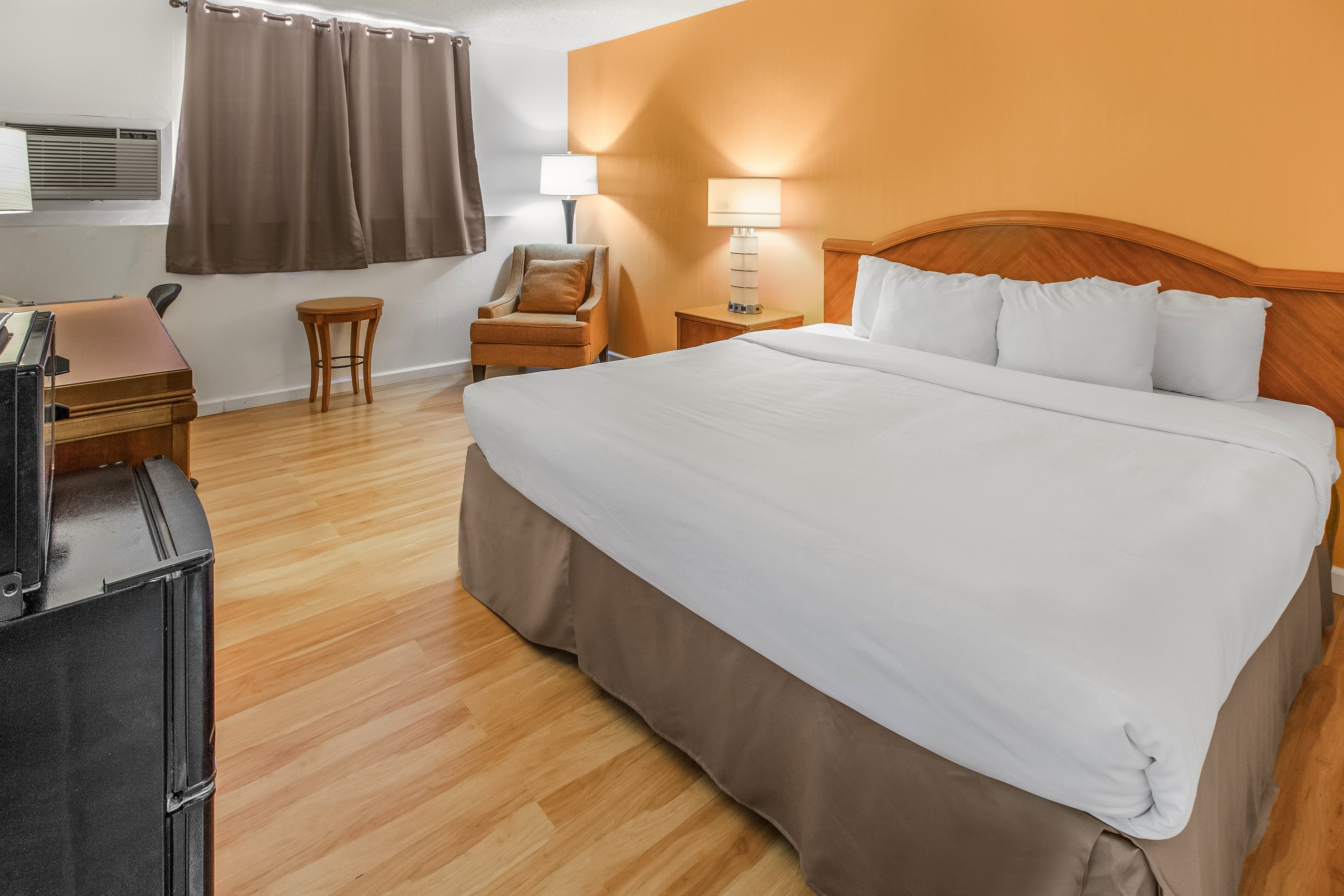Econo Lodge Alliance — 10