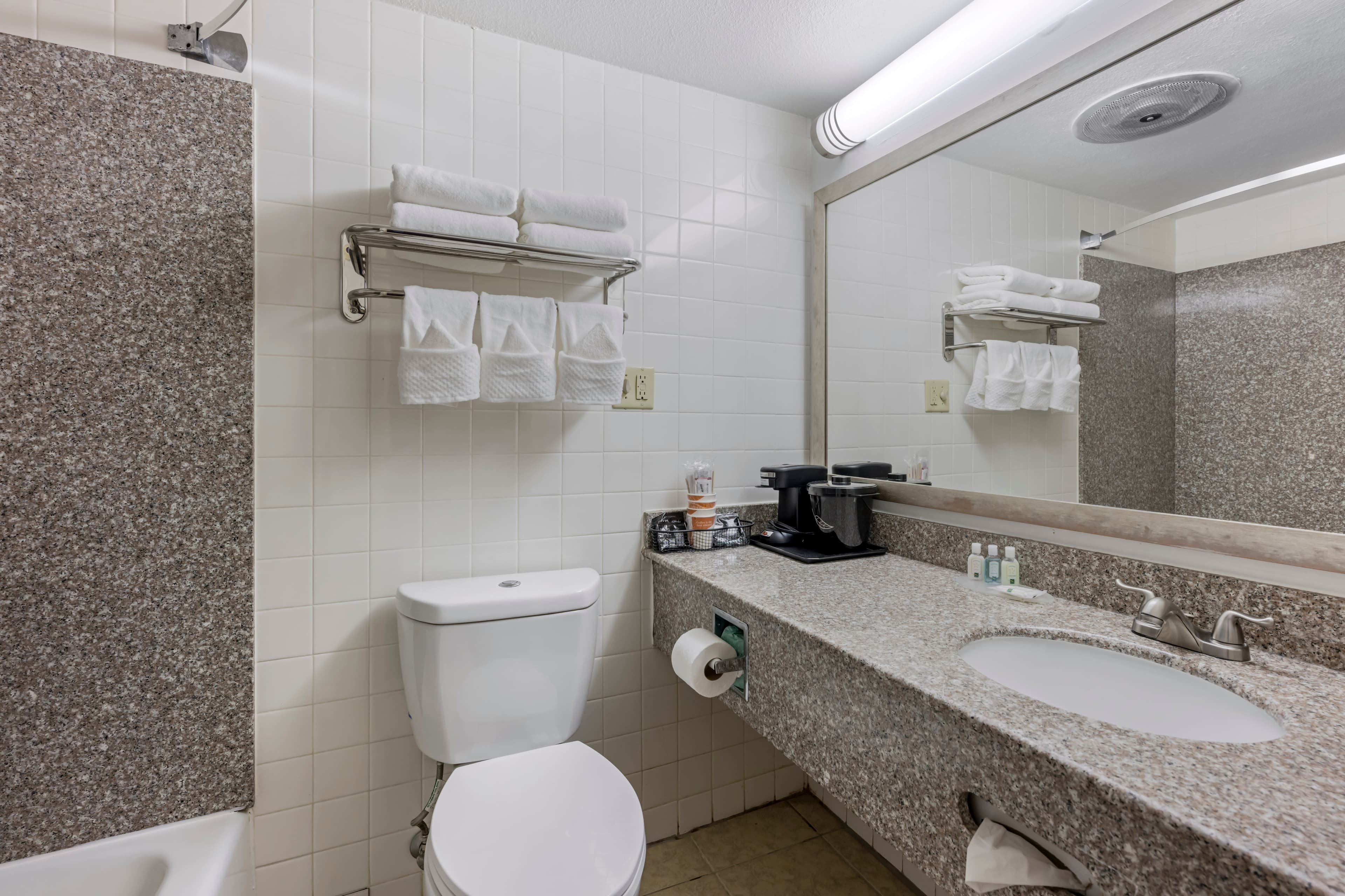 Quality Inn & Suites Lincoln South — 13