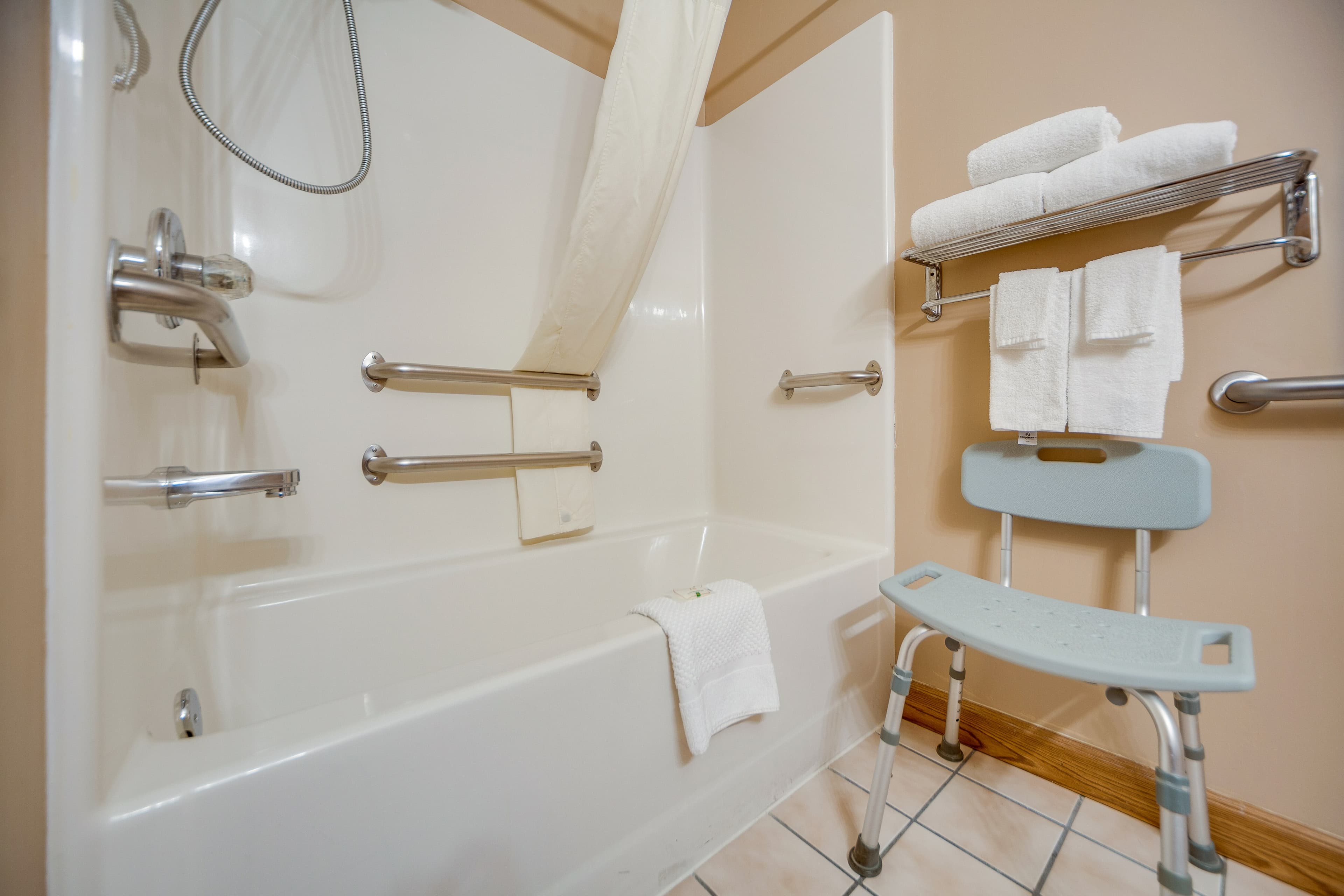 Quality Inn Hastings - Image 2