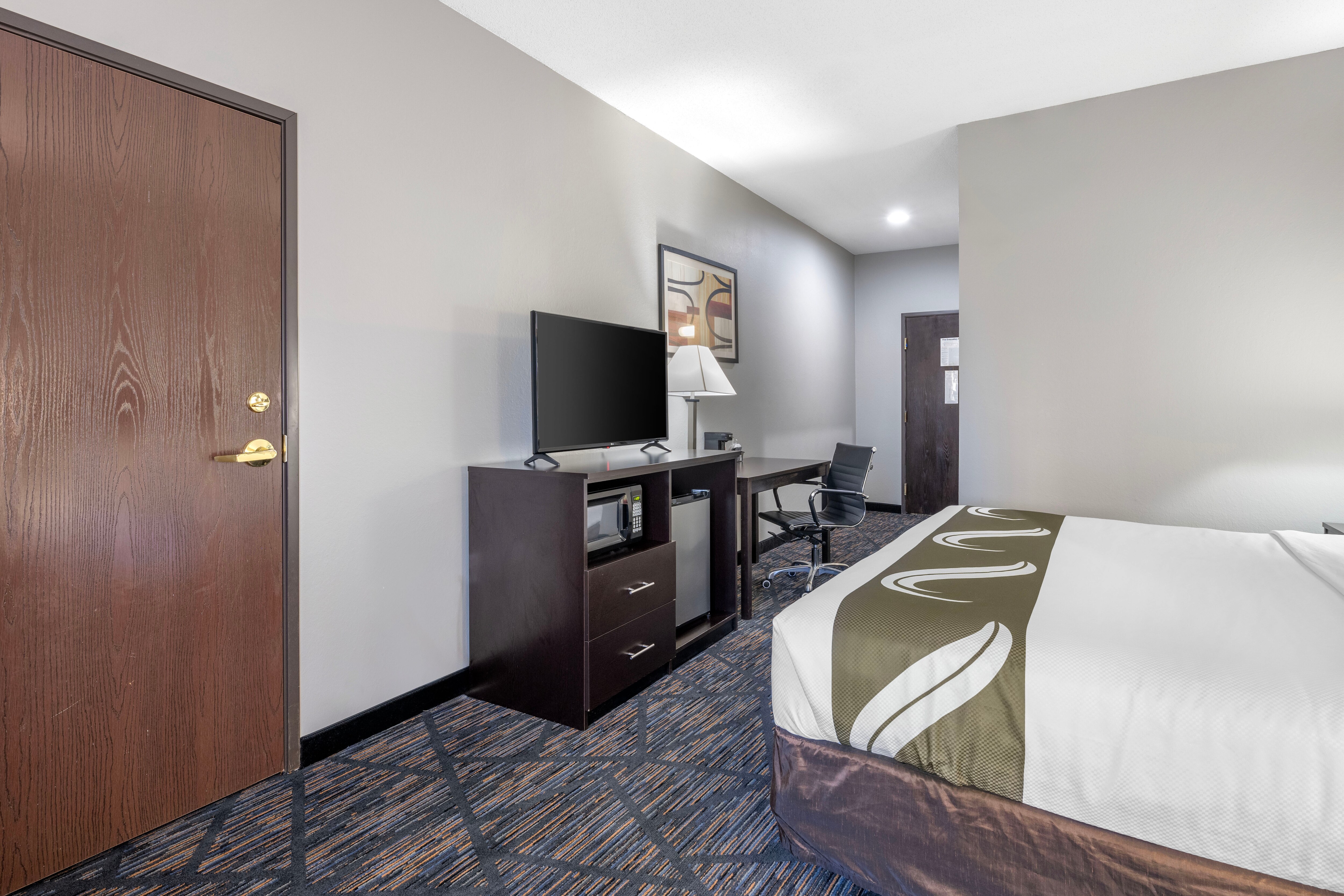 Quality Inn & Suites Lincoln North — 4