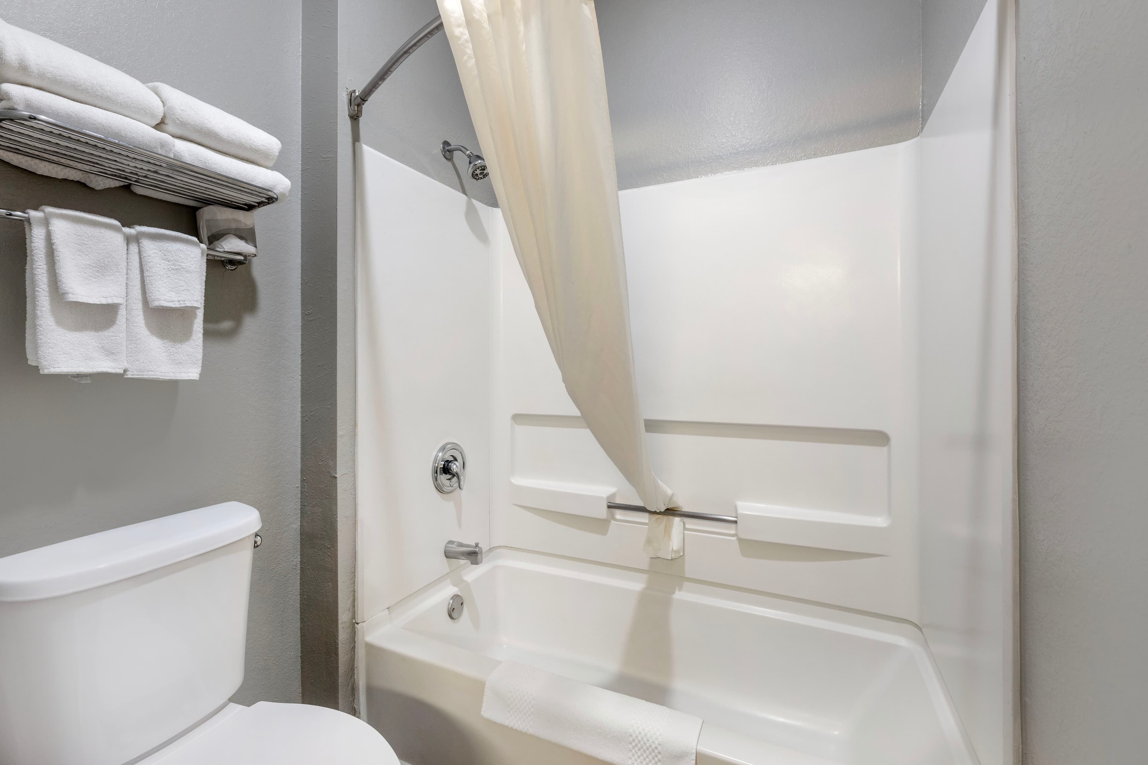 Quality Inn & Suites Lincoln North — 33