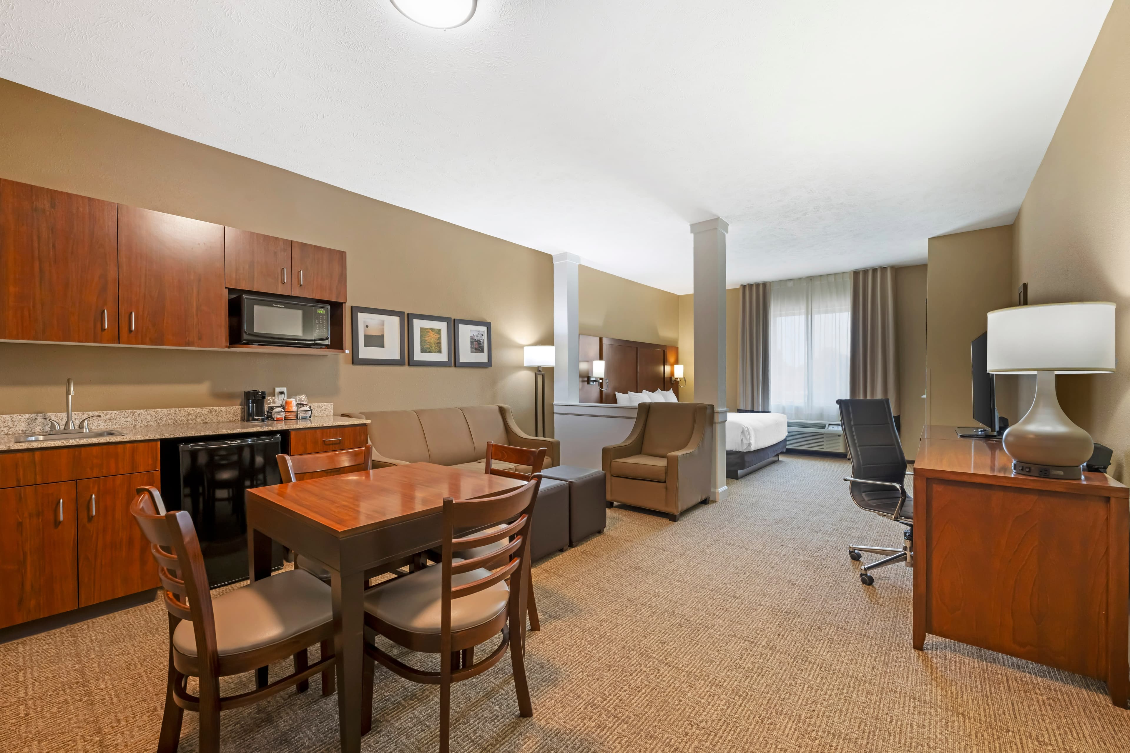 Comfort Suites West Omaha — 22