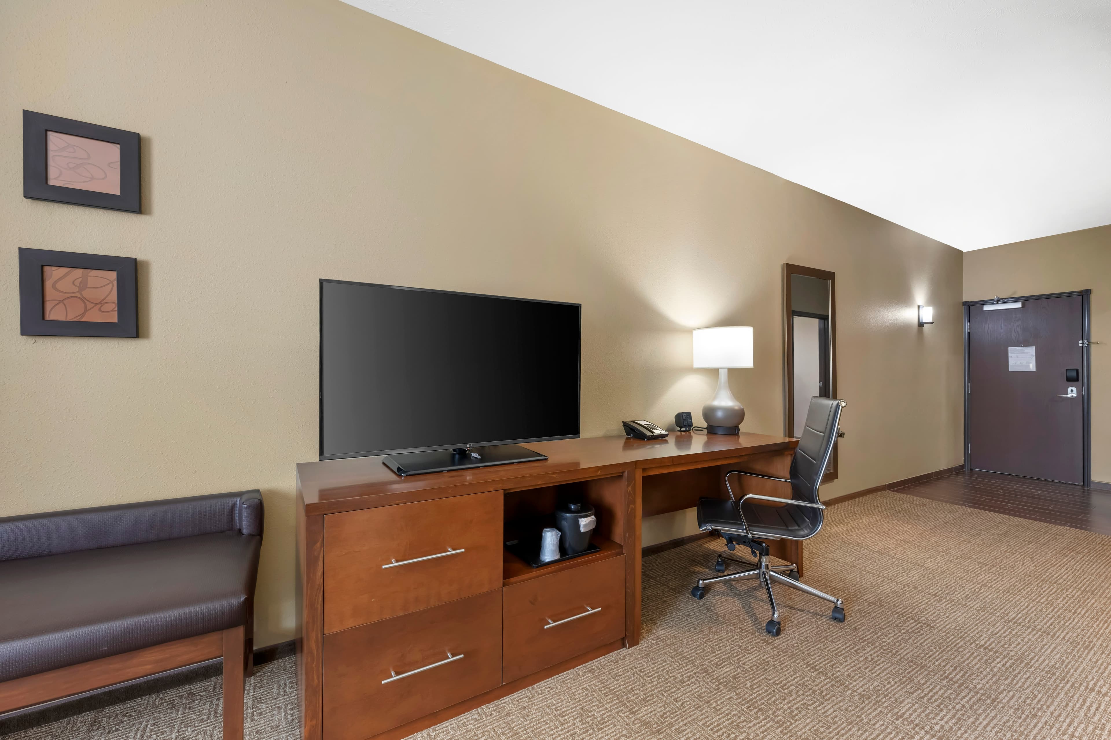 Comfort Suites West Omaha — 23