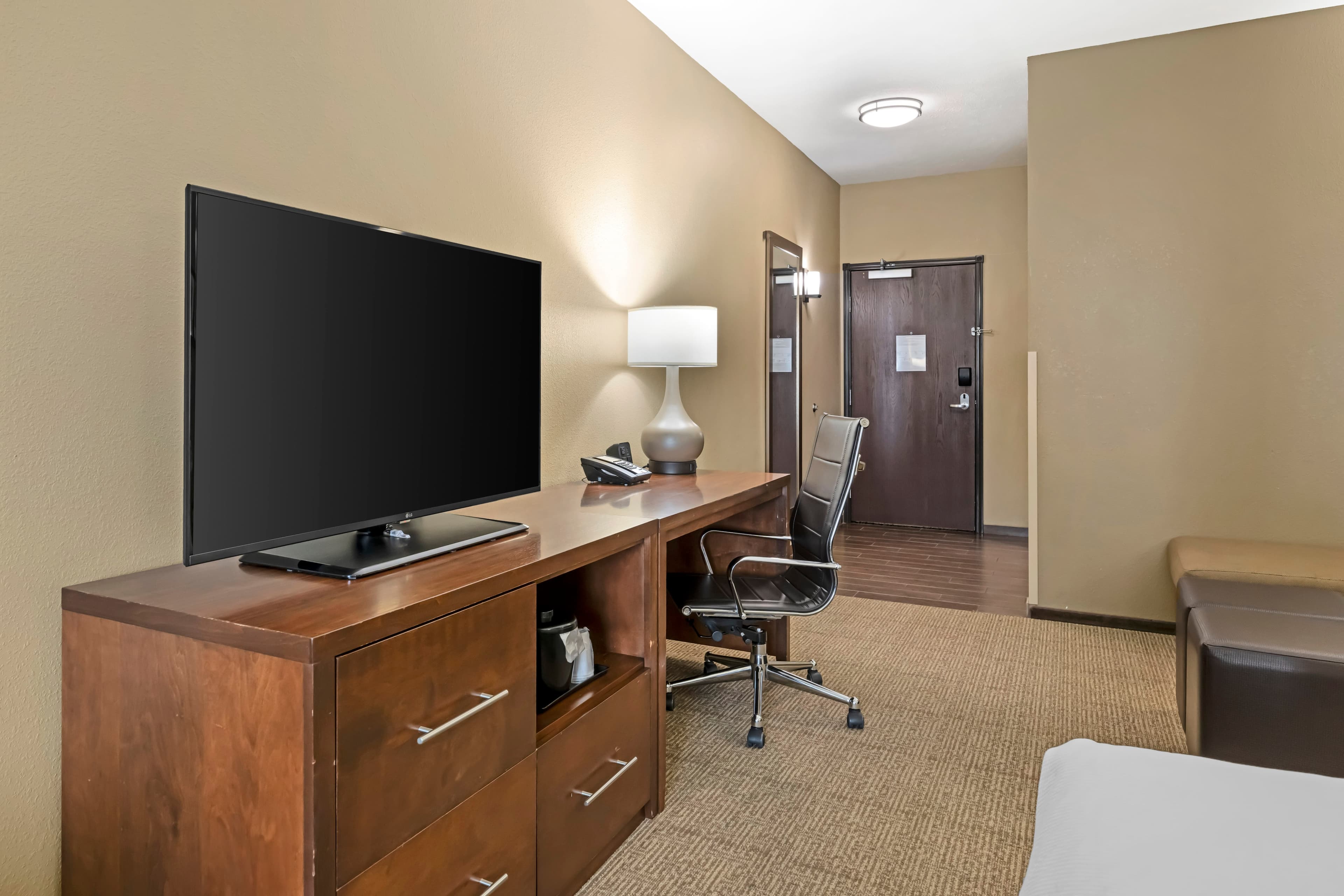 Comfort Suites West Omaha — 11
