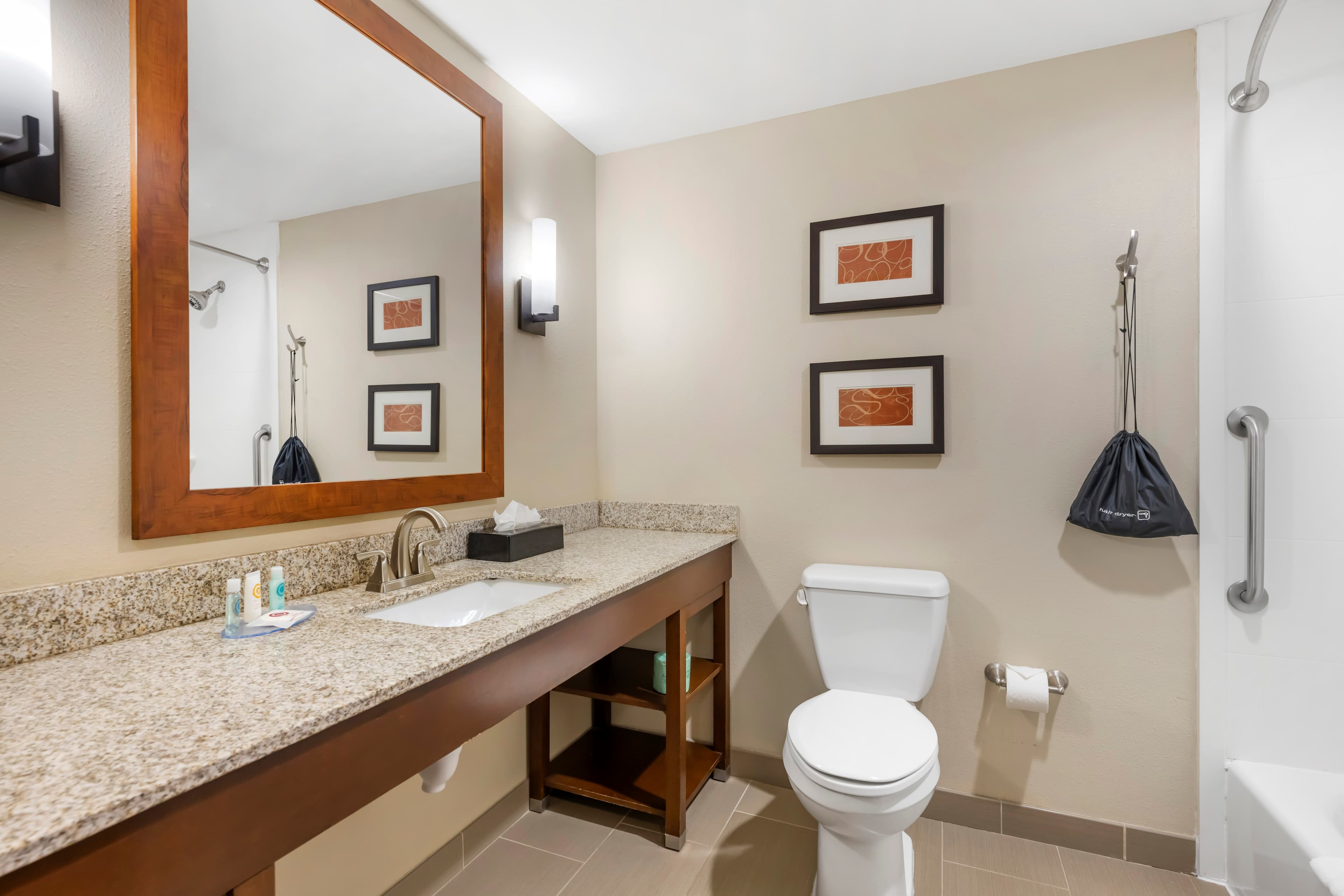 Comfort Suites West Omaha — 12
