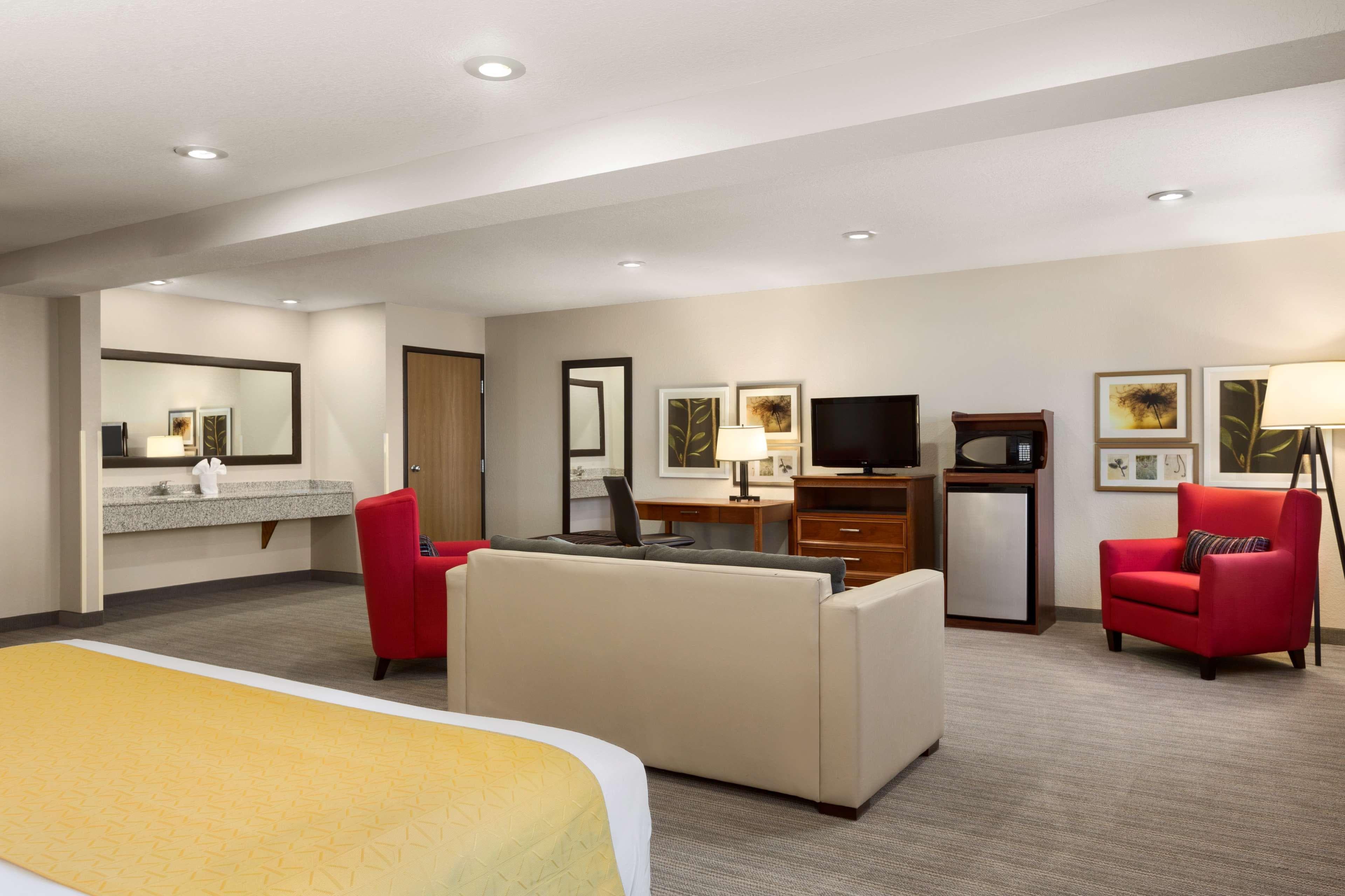 Country Inn & Suites by Radisson, Sidney, NE — 6